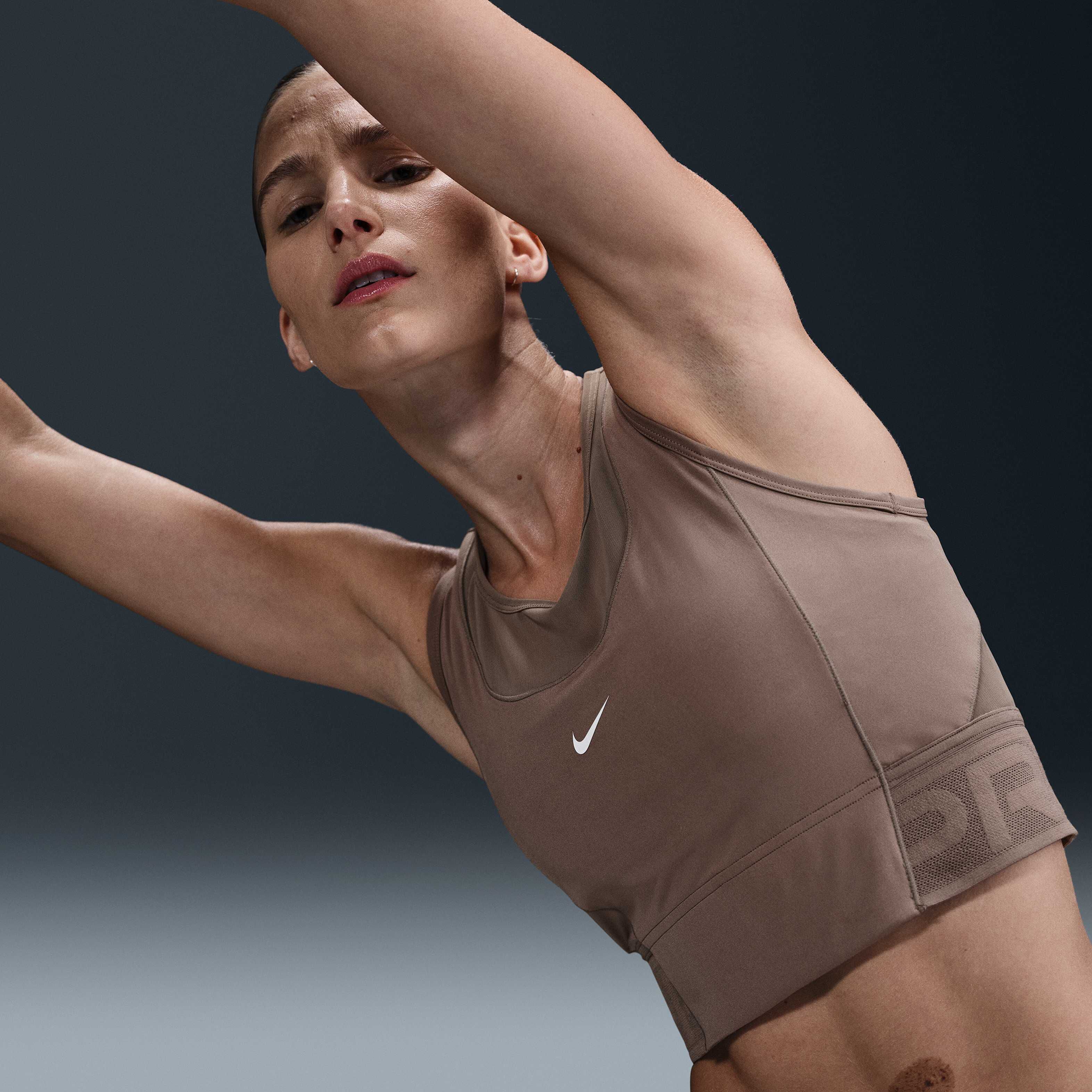 Nike Pro image number 2