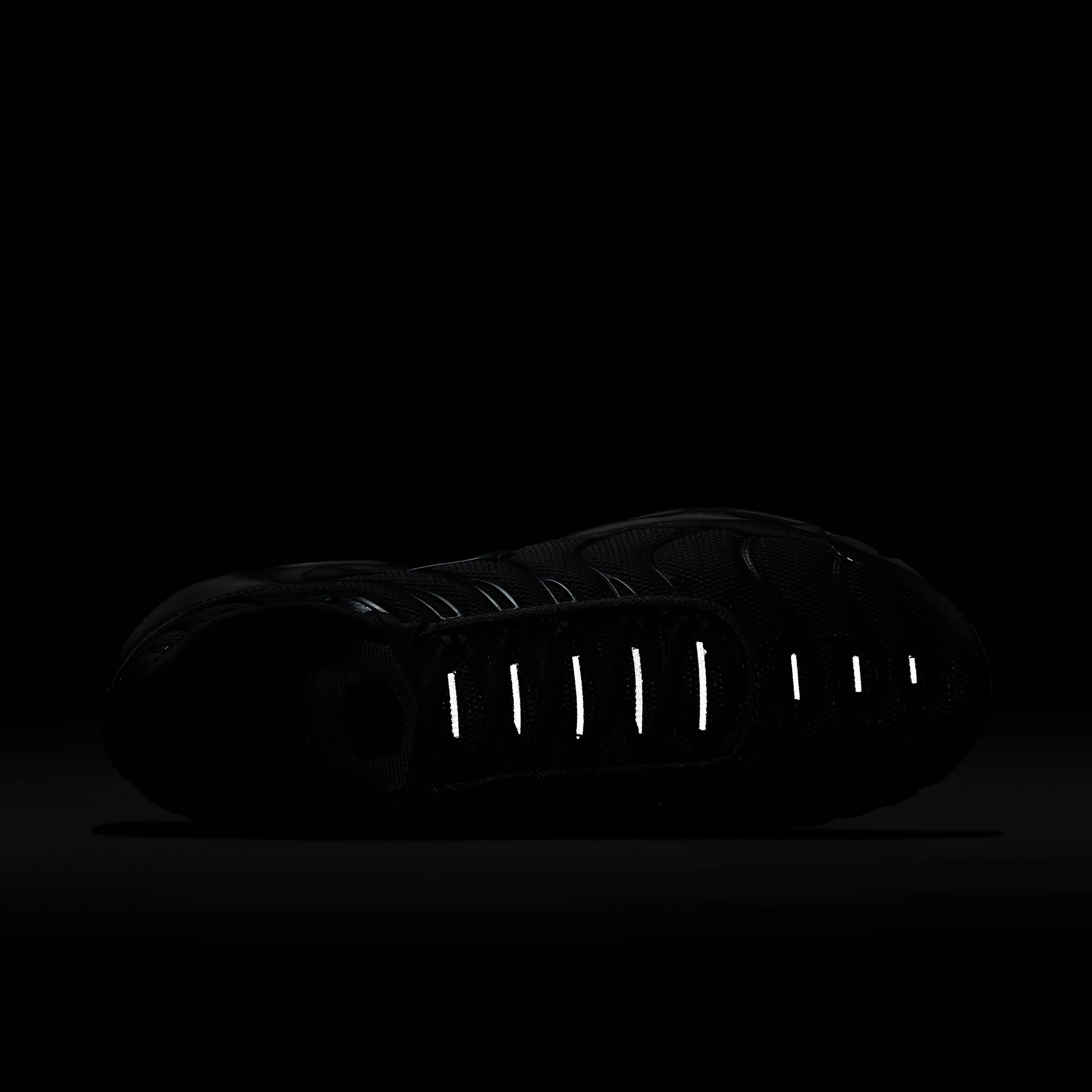 Nike Air Max Plus image number 9