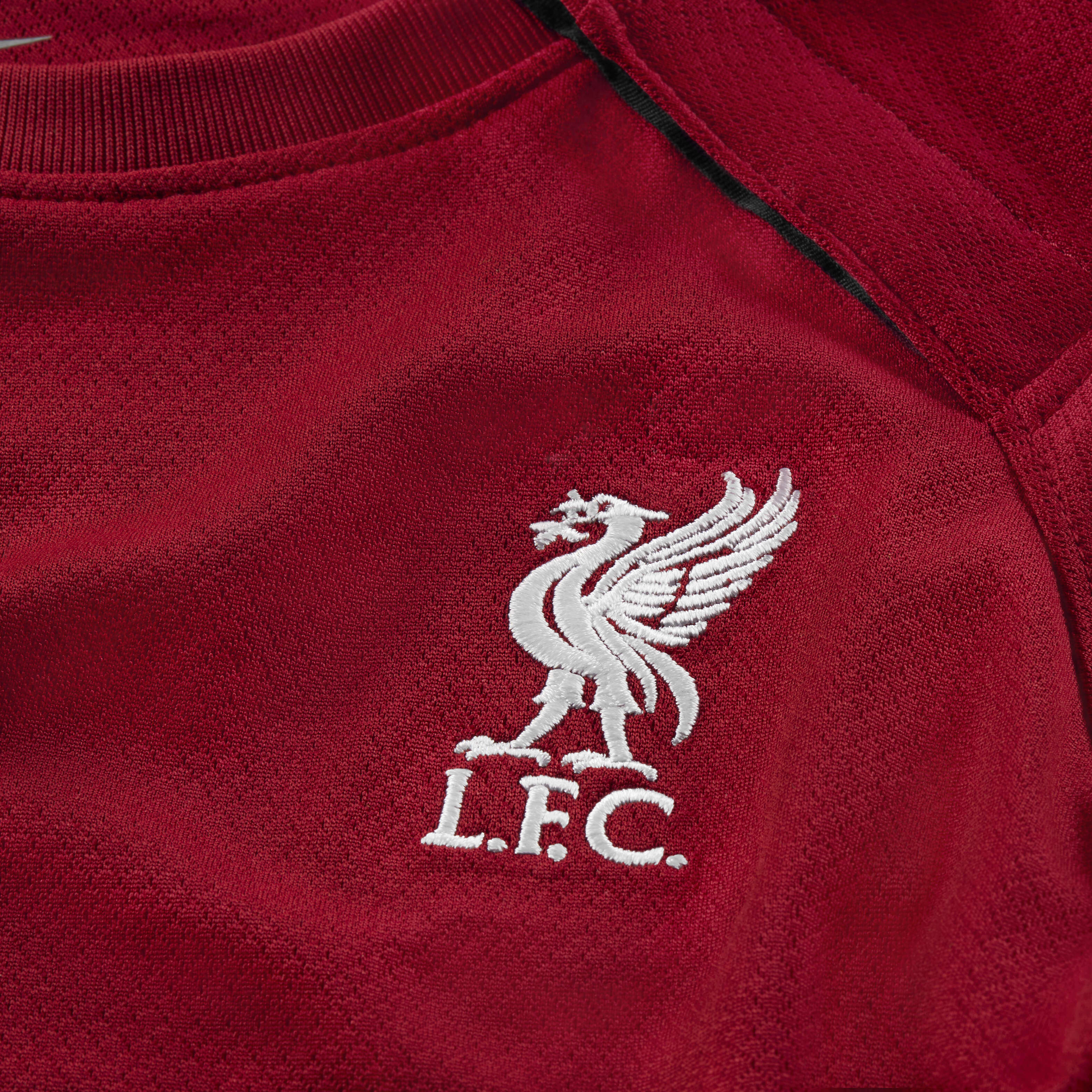 Liverpool F.C. 2022/23 Home image number 2