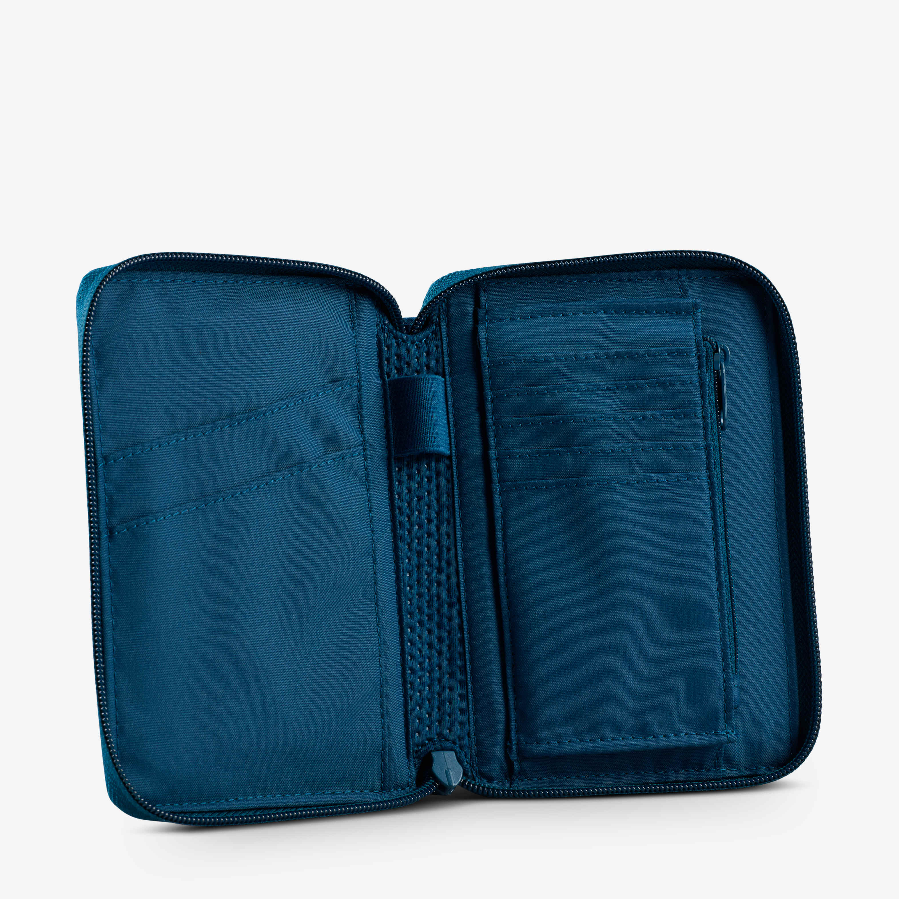 نايكي أورا image number 2