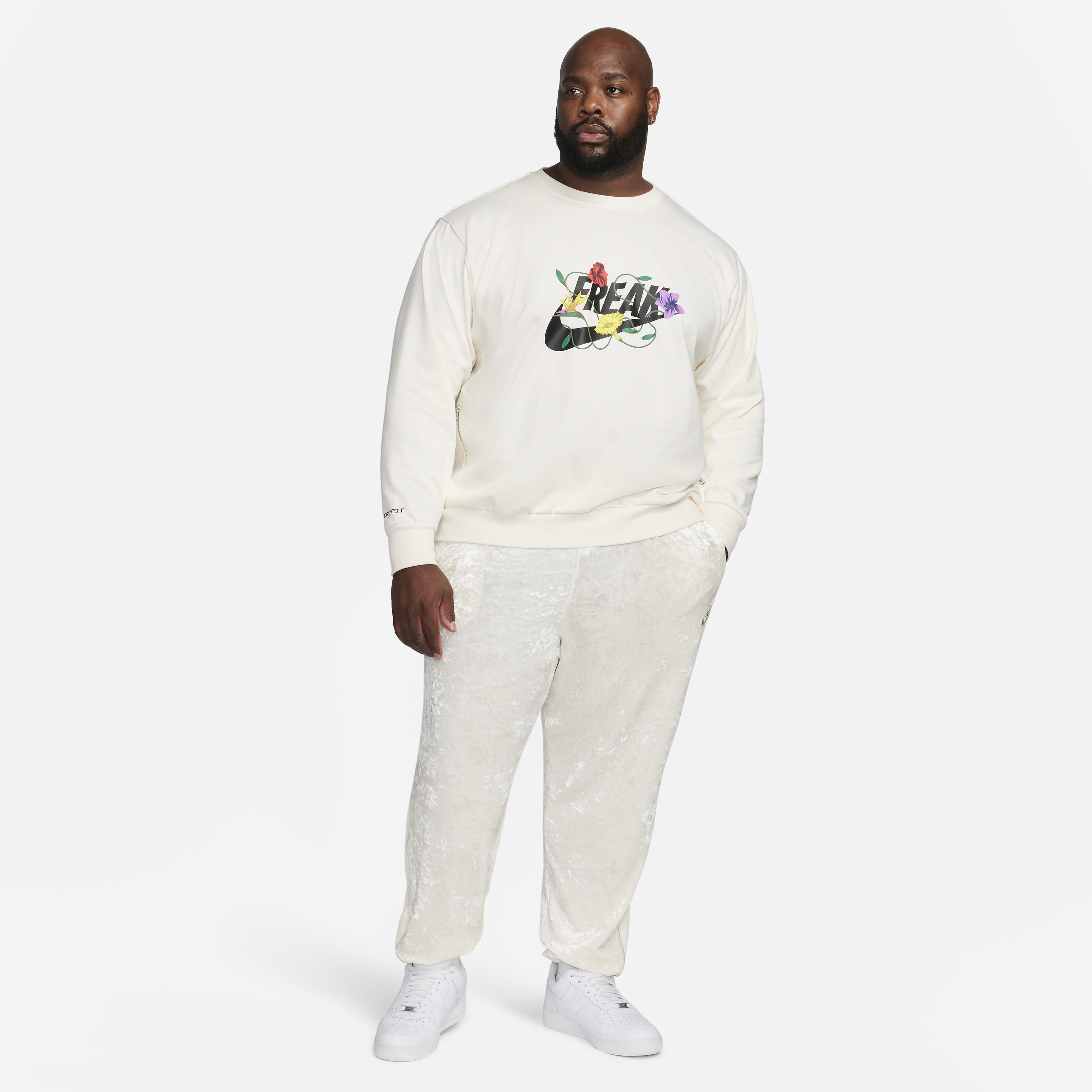 Giannis Standard Issue image number 12