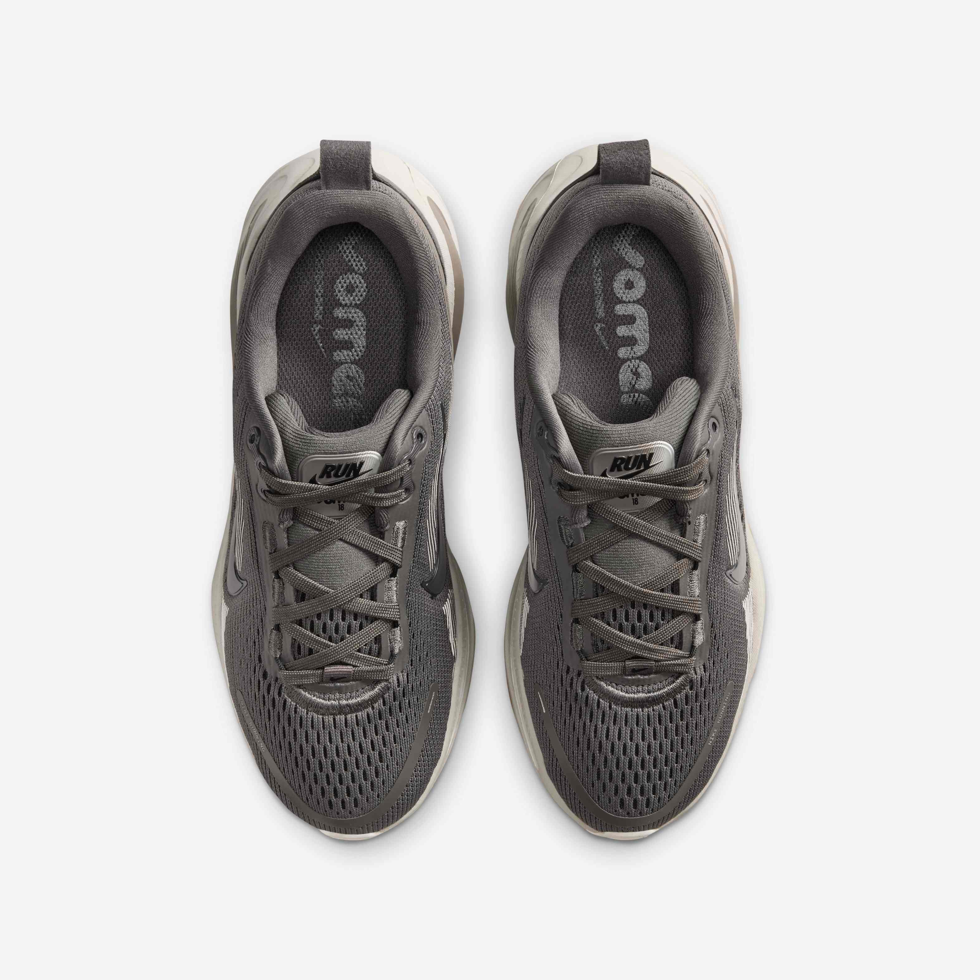 Nike Vomero 18 image number 3