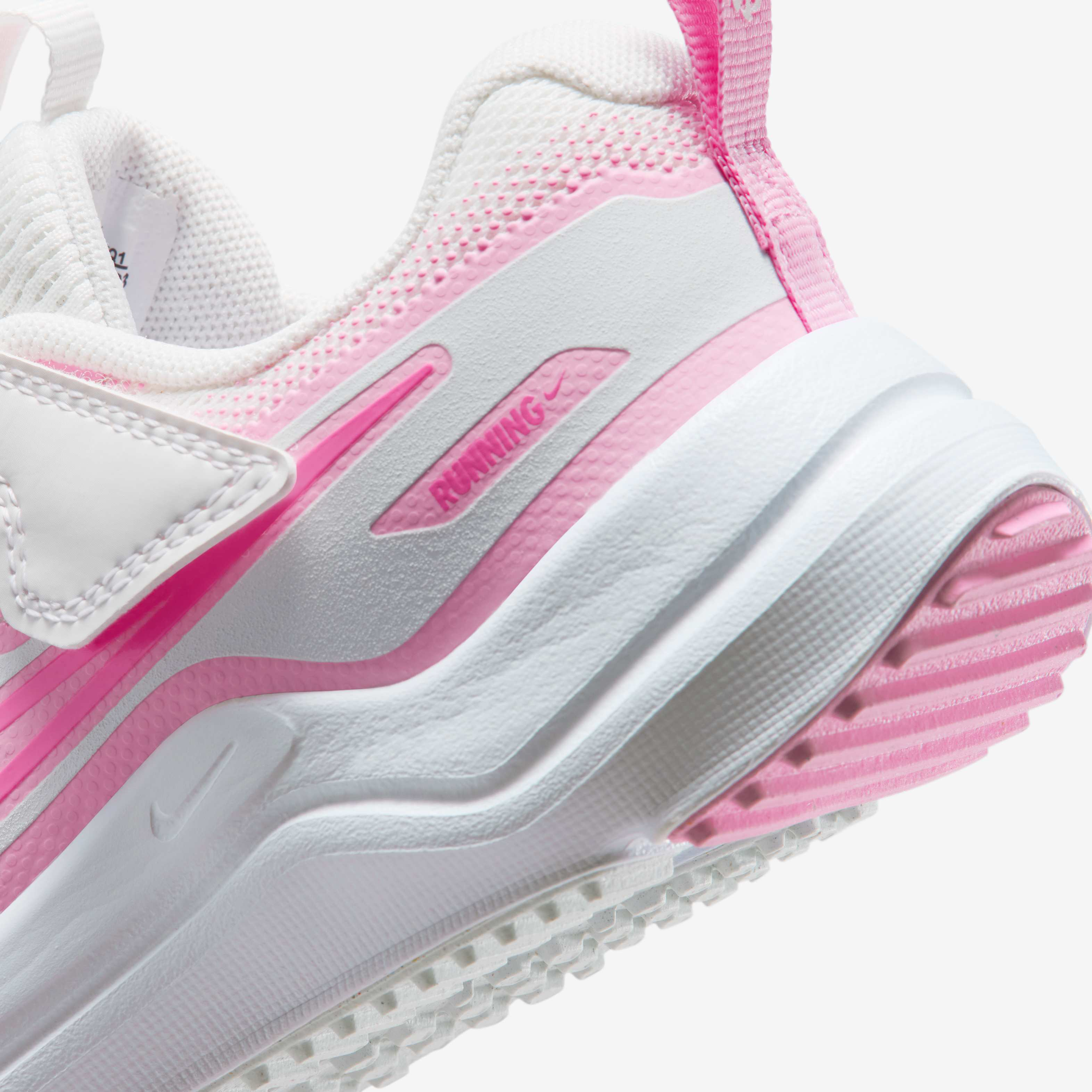 Nike Cosmic Runner image number 7