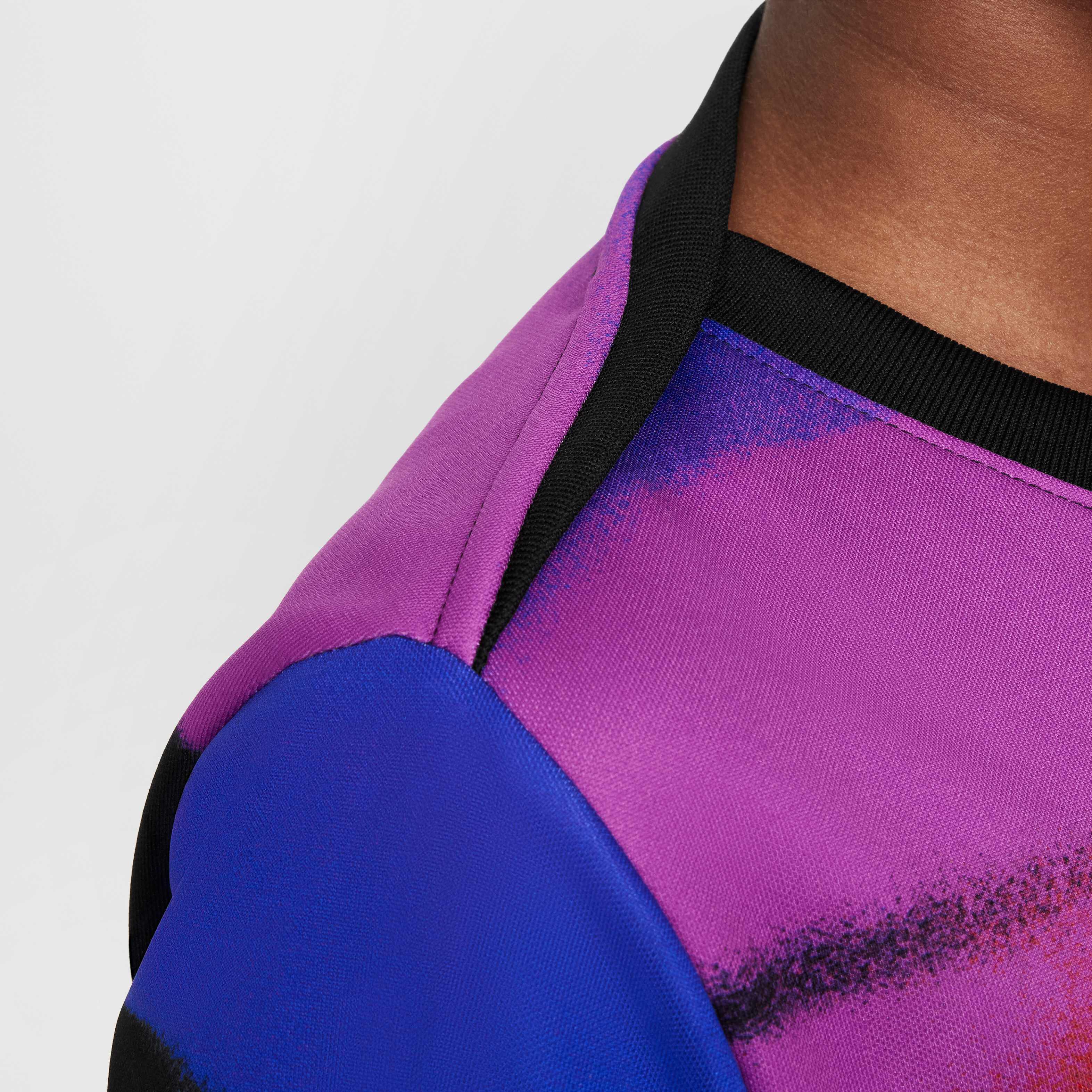 England Academy Pro image number 3