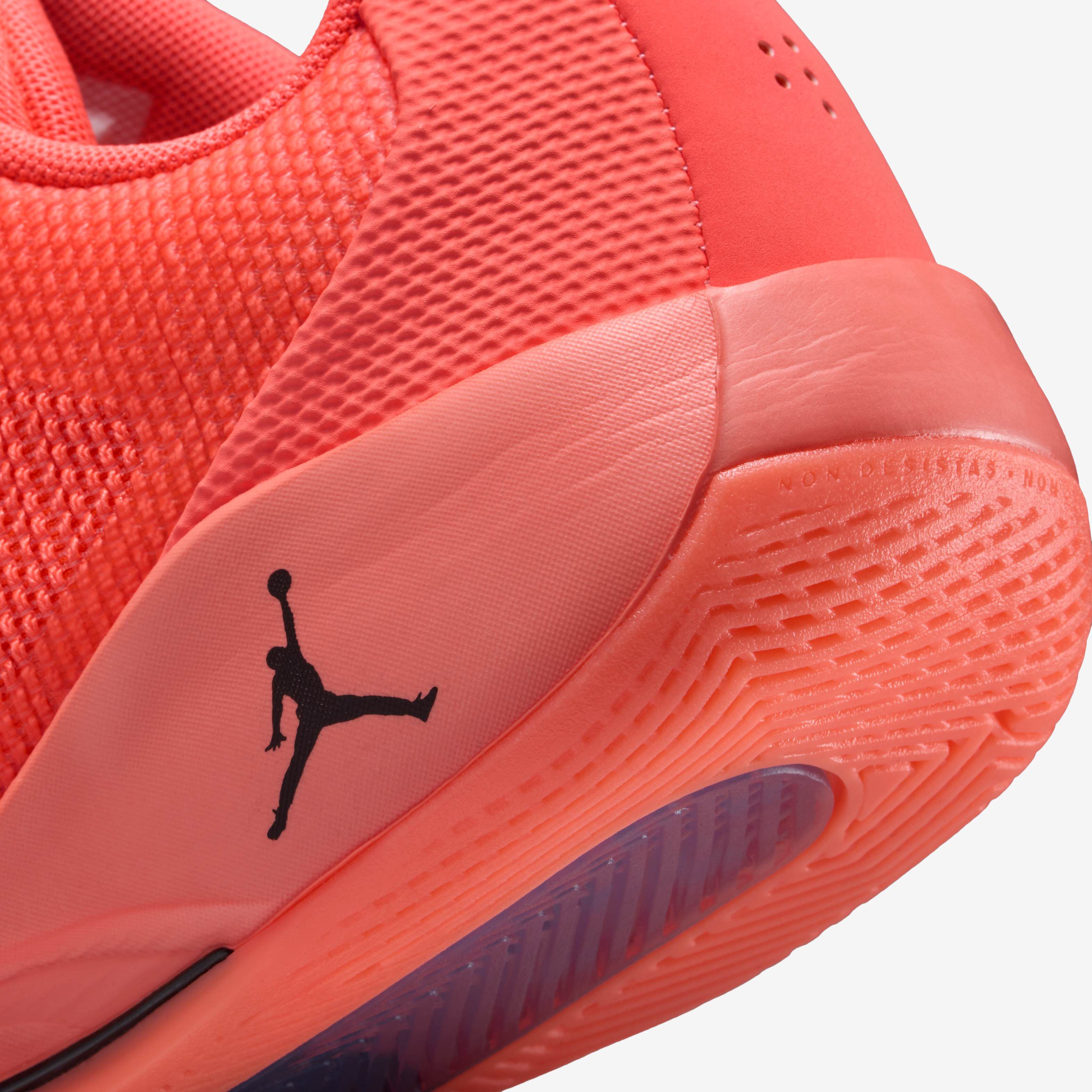 Luka .77 'Navidor' image number 7