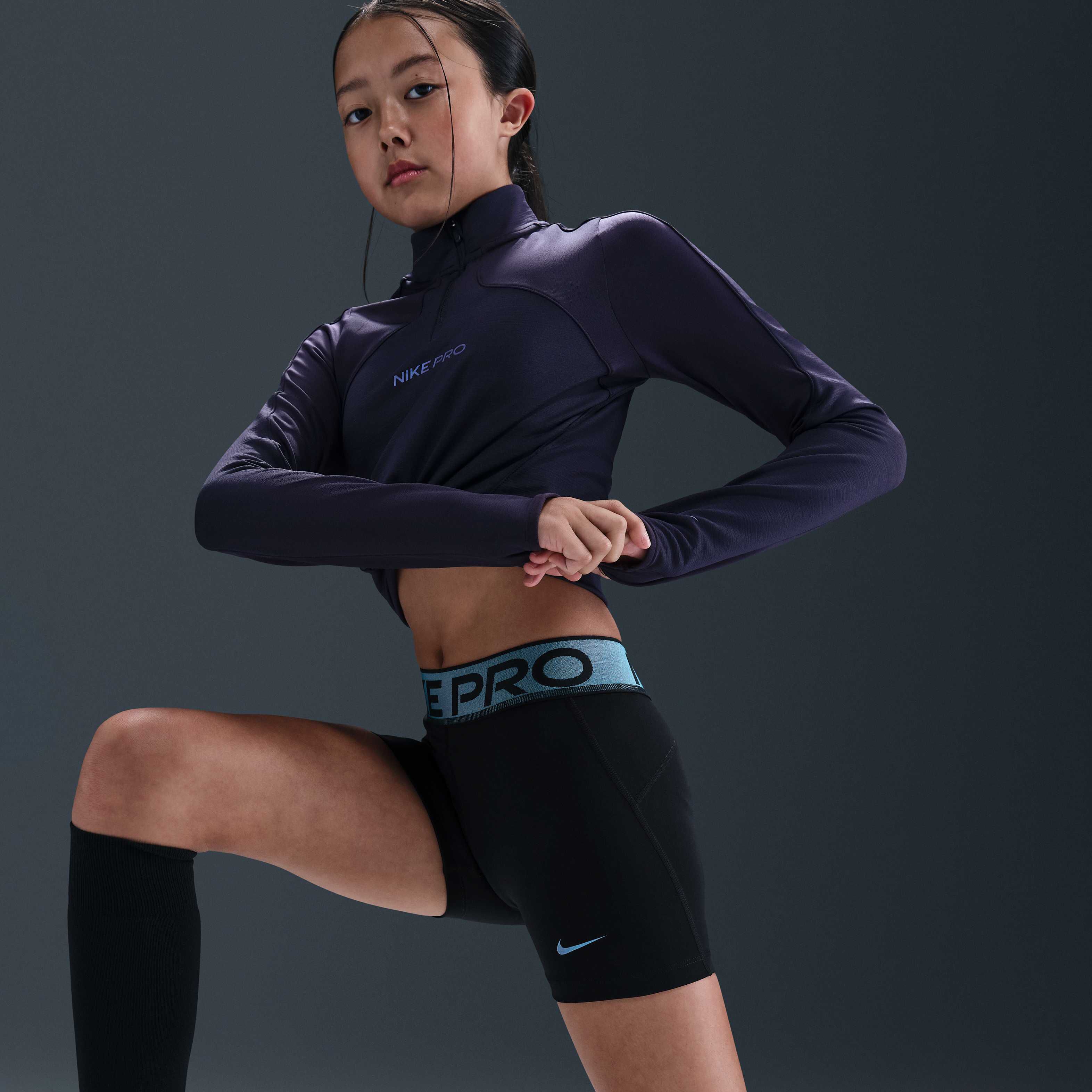 Nike Pro image number 4