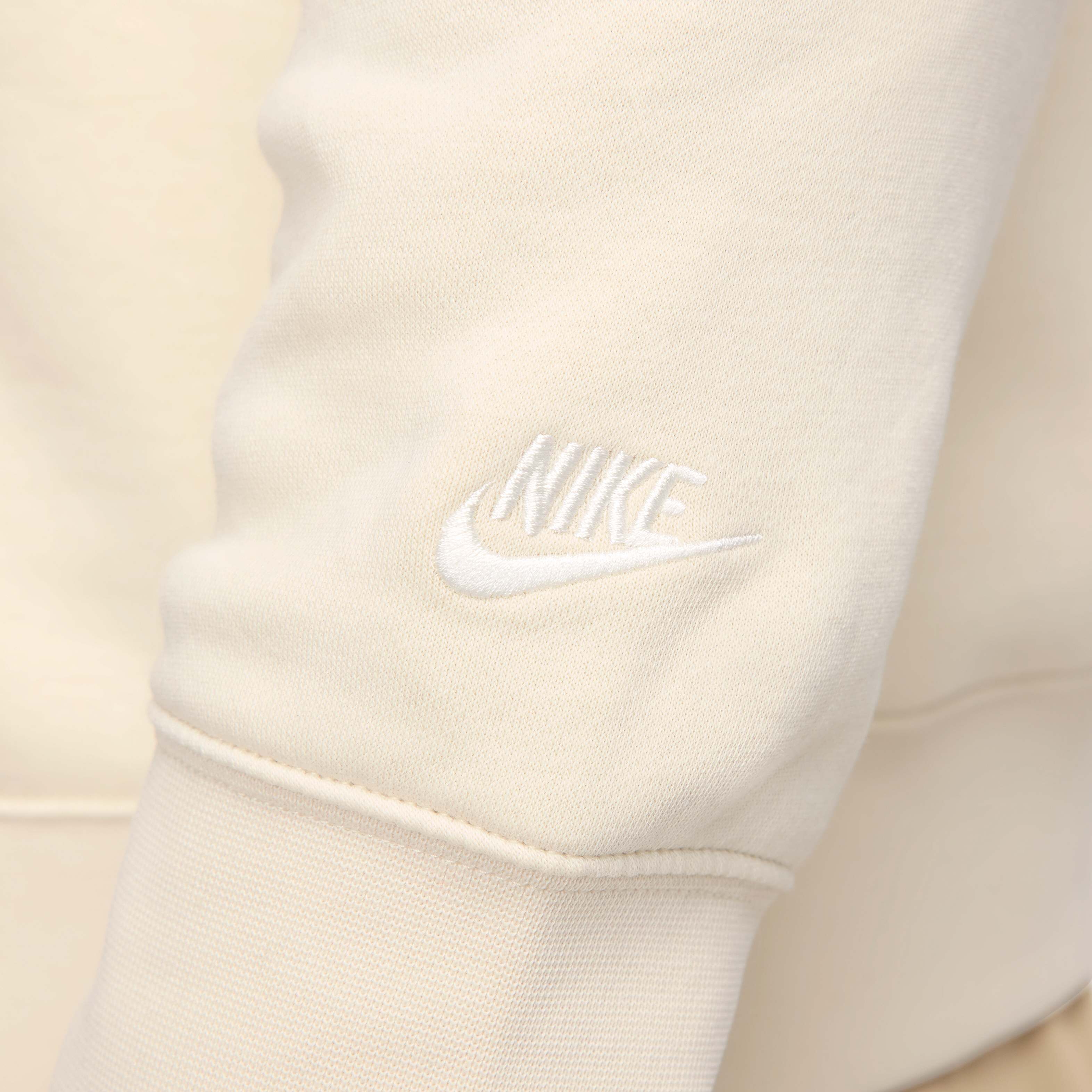 Nike Club image number 11