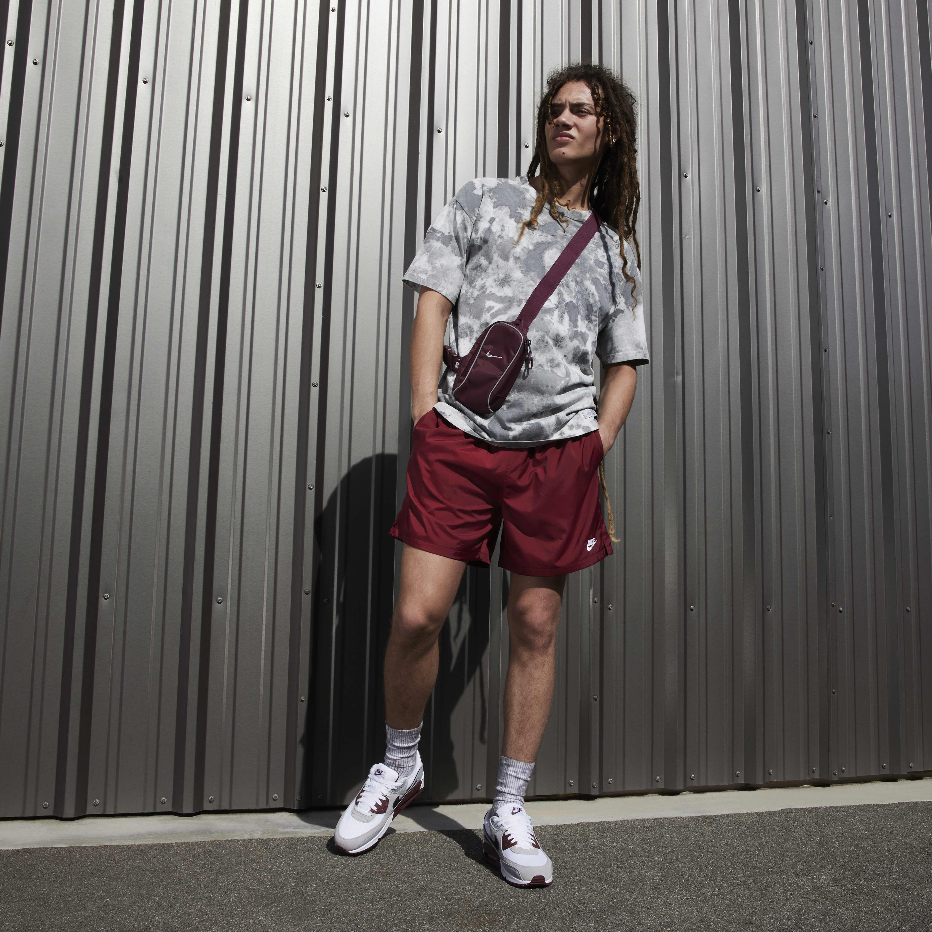 Men wearing nike thea top