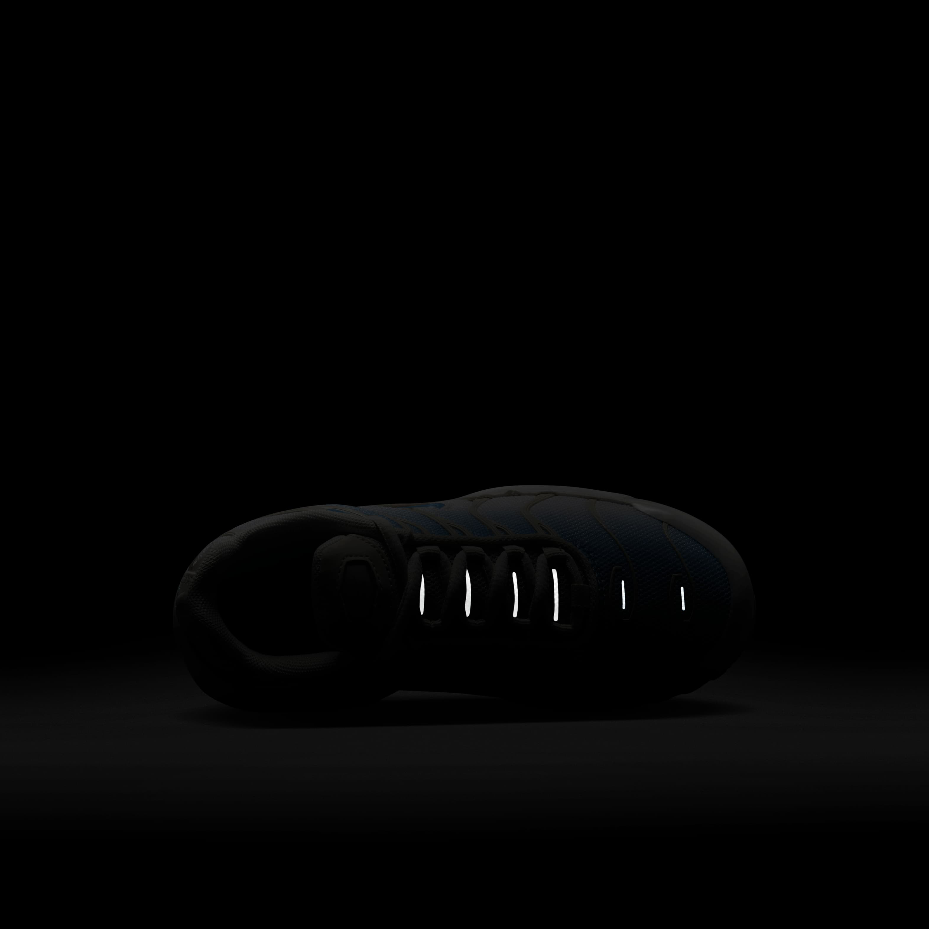 Nike Air Max Plus image number 8