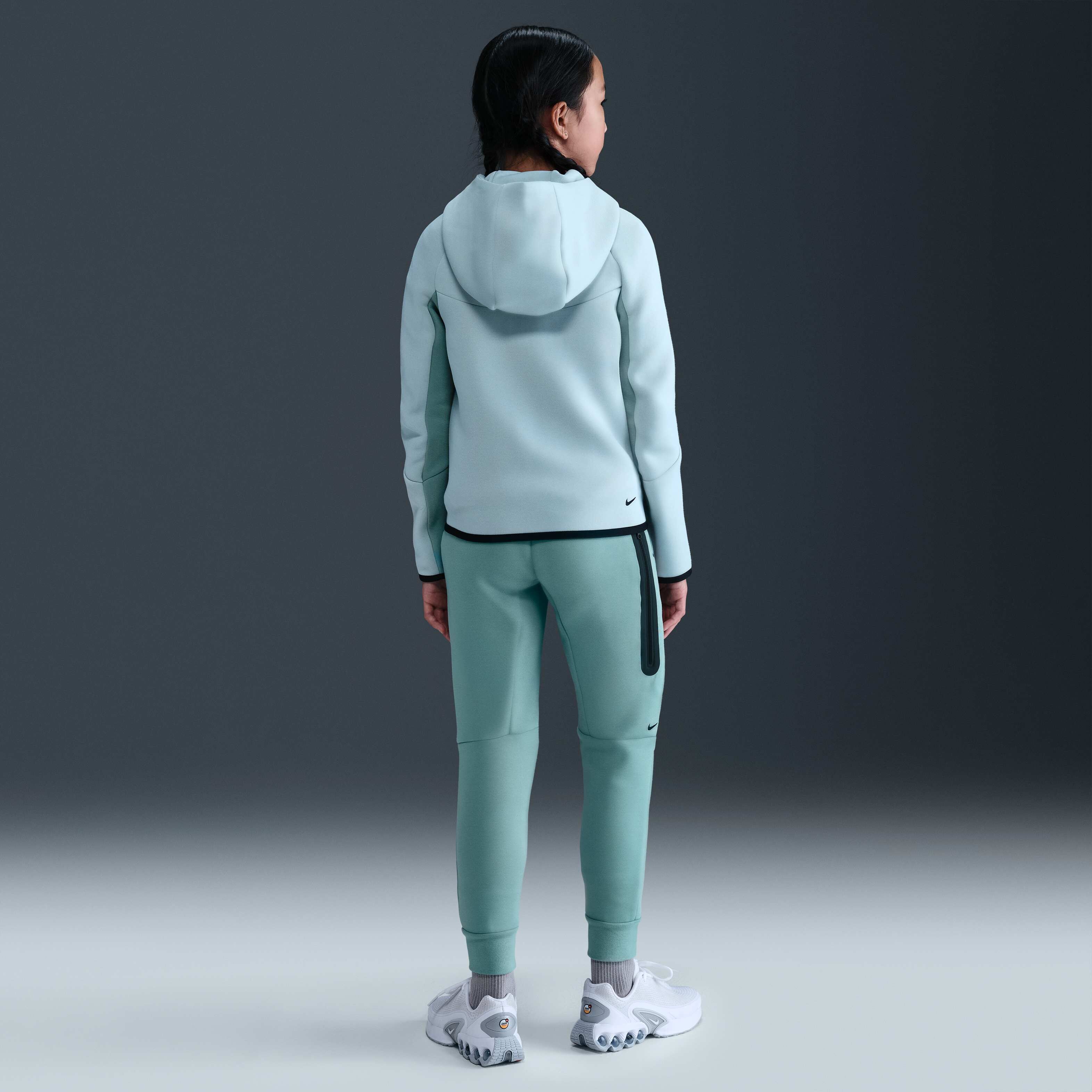 نايكي سبورتسوير تك فليس image number 5