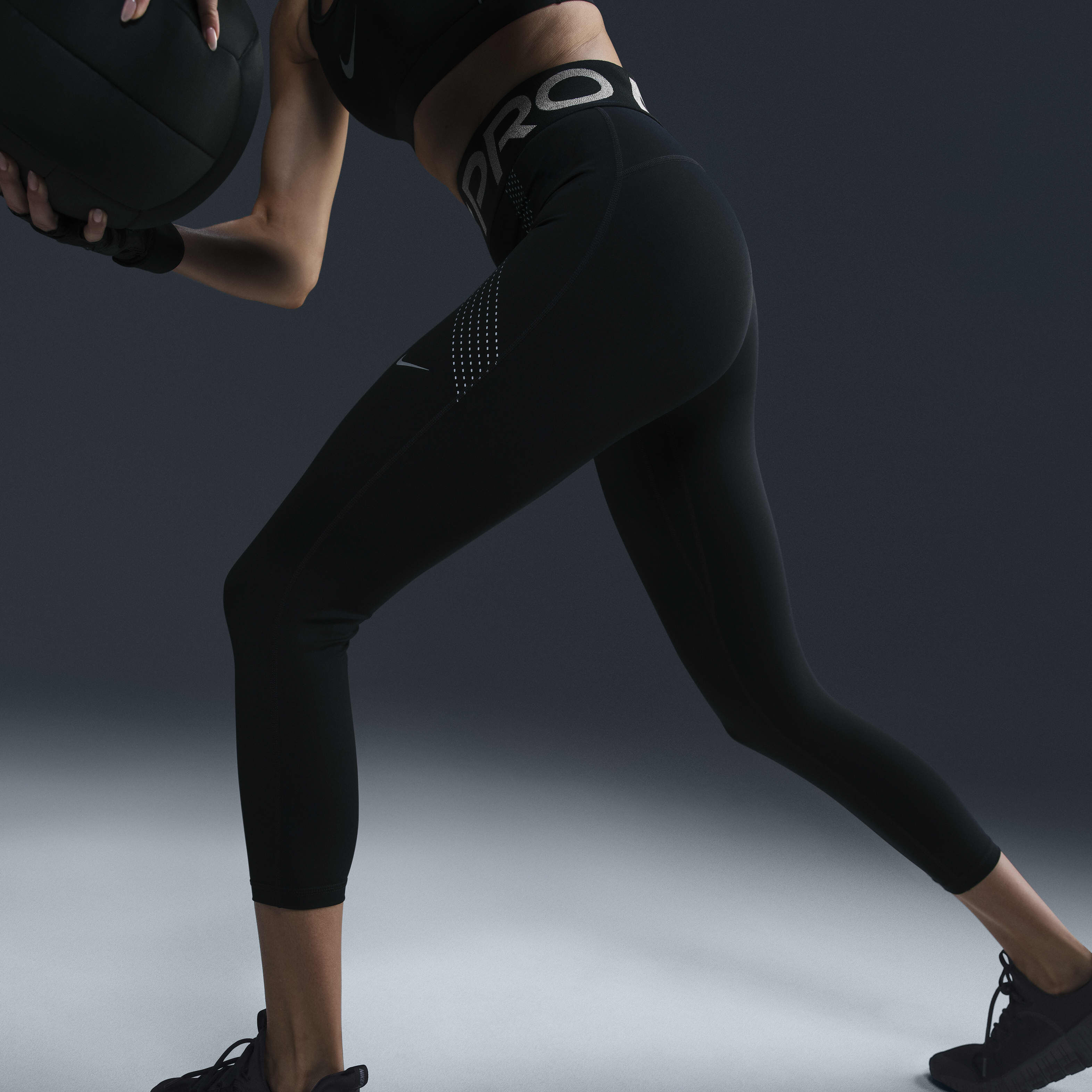 Nike Pro Sculpt image number 2