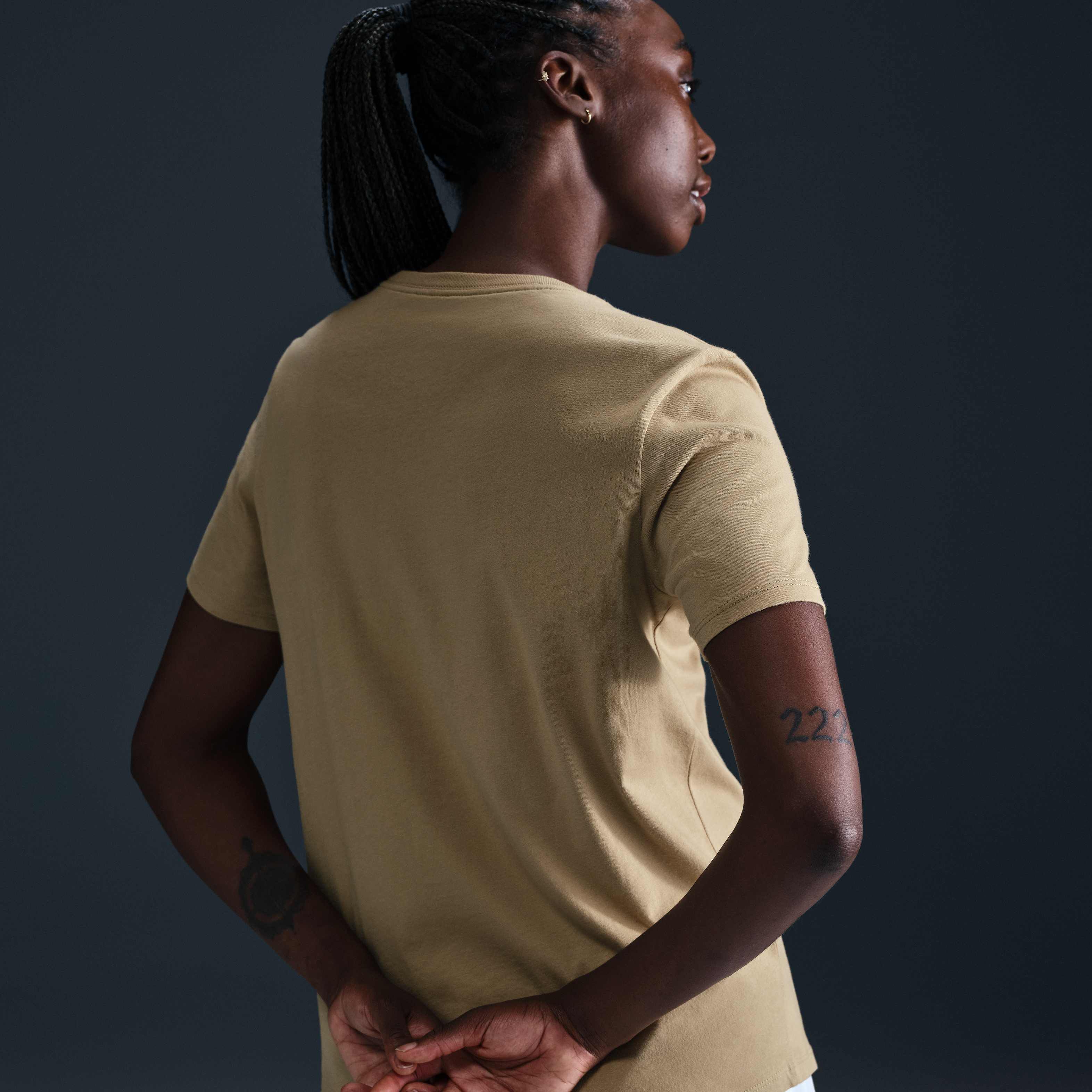 Nike Sportswear Essentials image number 1