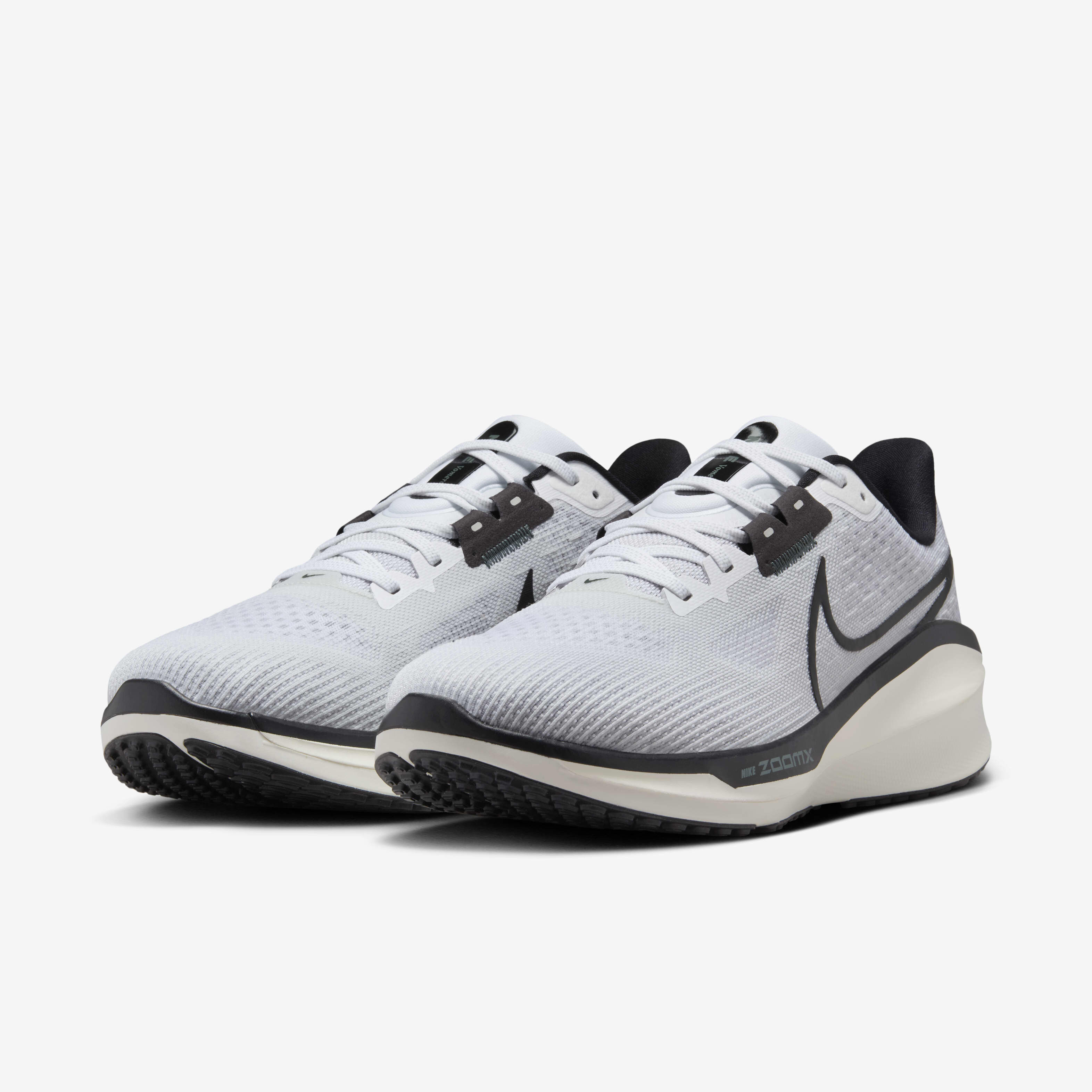 Nike Vomero 17 image number 4