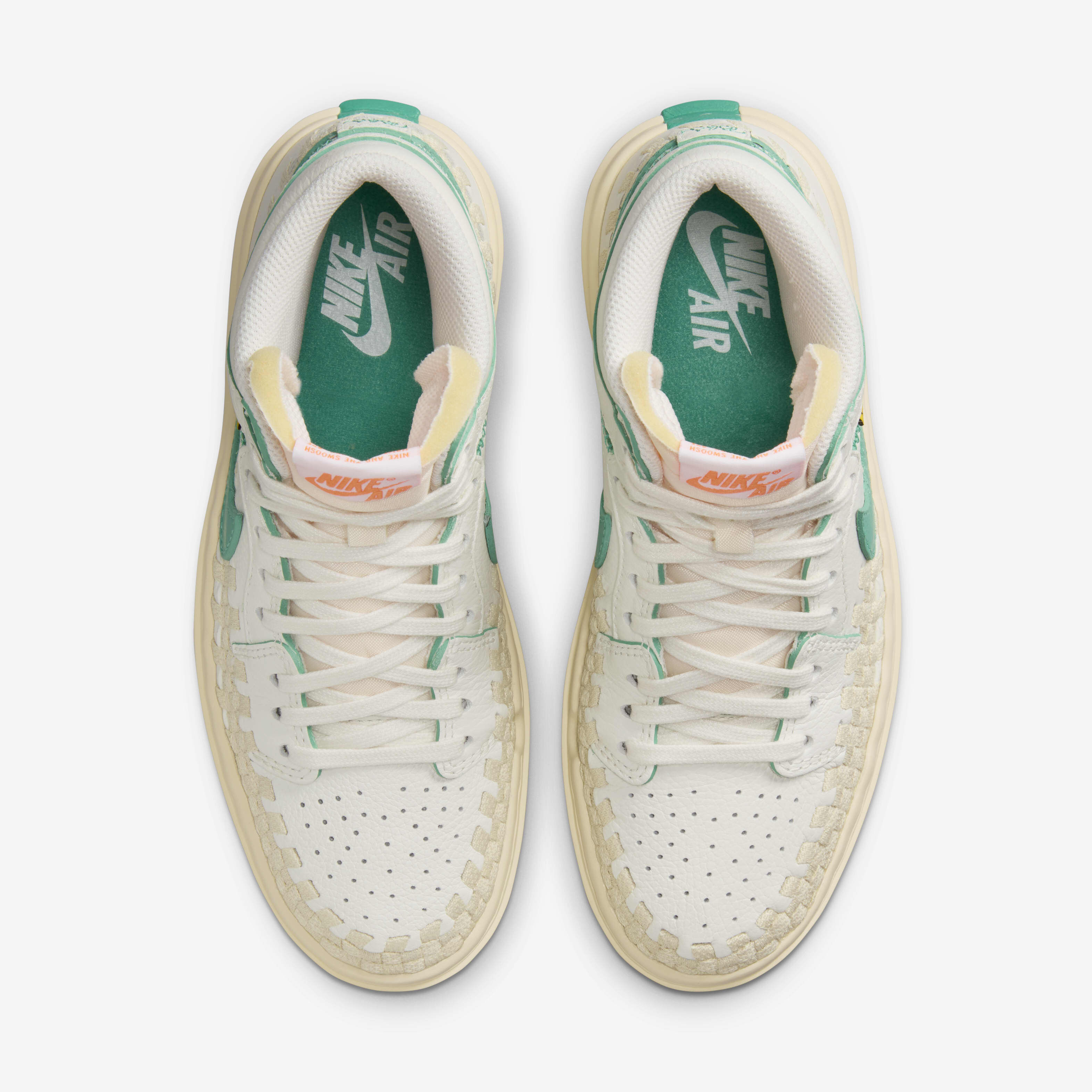 اير جوردن 1 اليفيت x يونيون x بيفيس بيوتي سبلاي image number 3