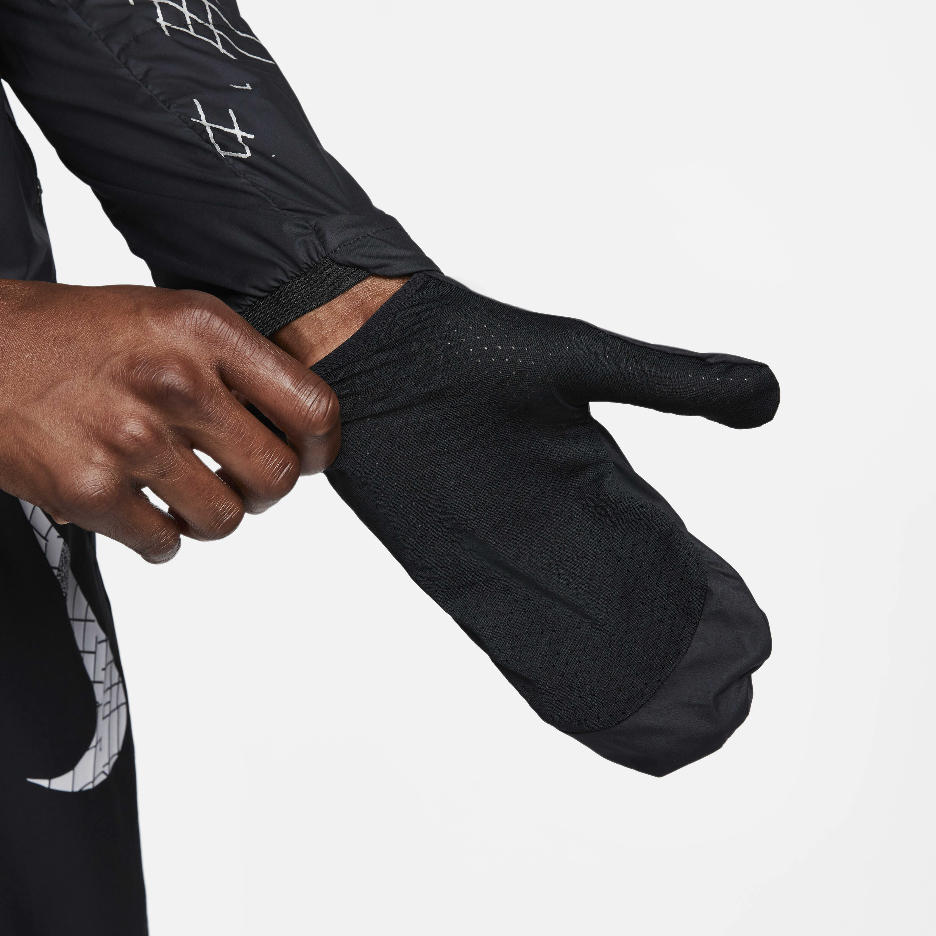 Nike Storm-FIT Run Division image number 4