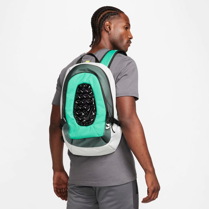 green nike air backpack Heritage (25L) The Nike Varsity Elite Backpack is not just a bag Sneakers Air Max Nike Air