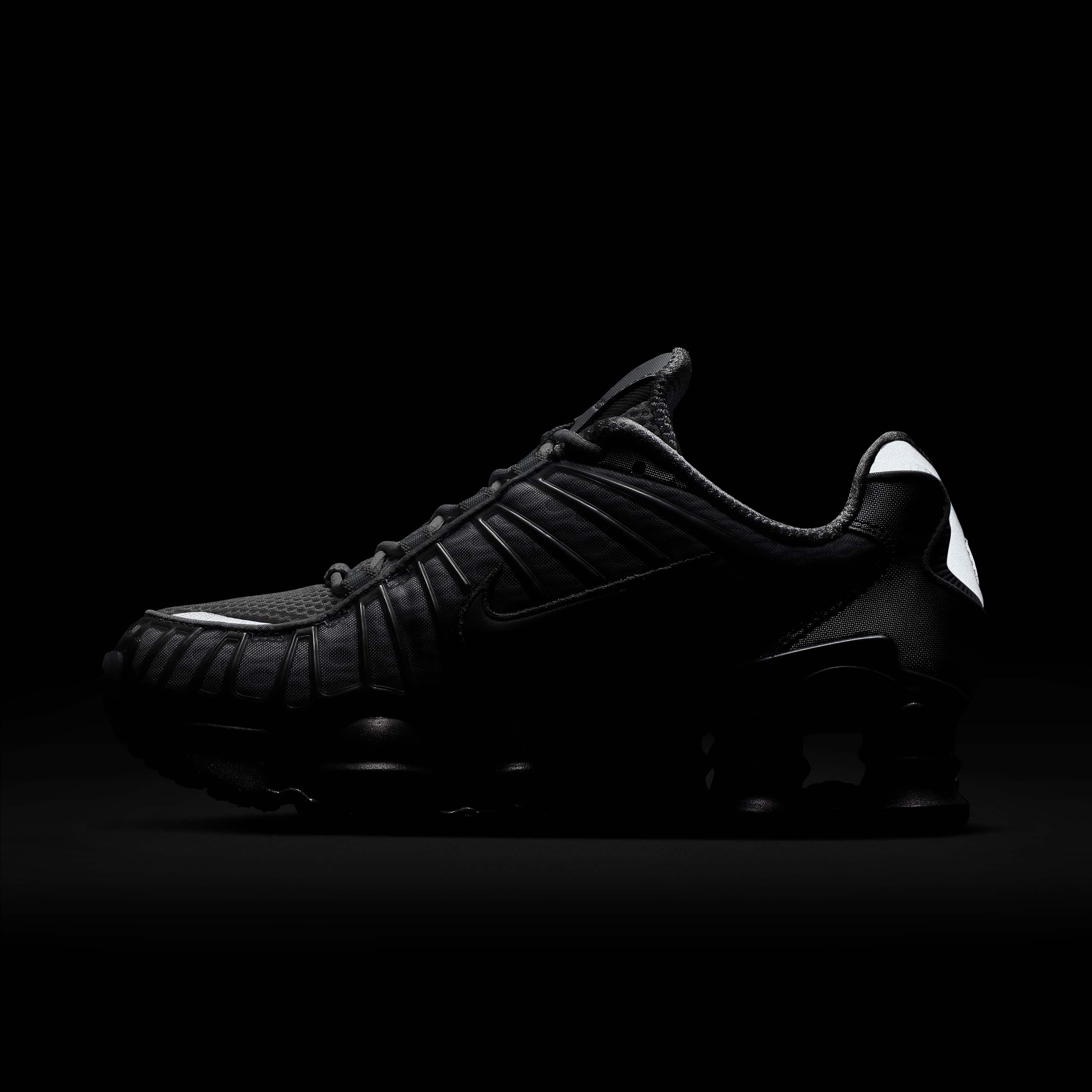 nike shox total black