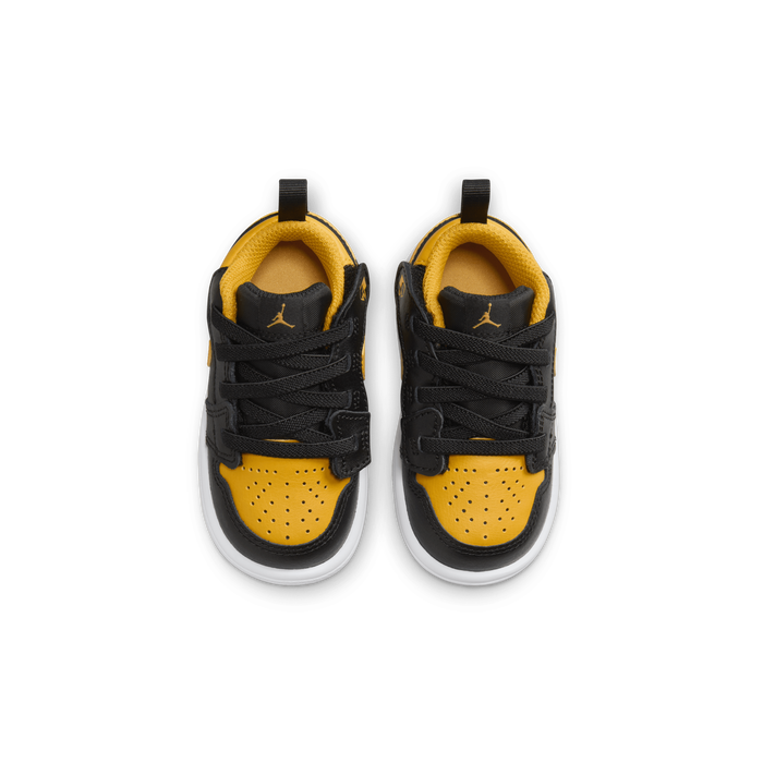 Black and yellow nike top toddler shoes