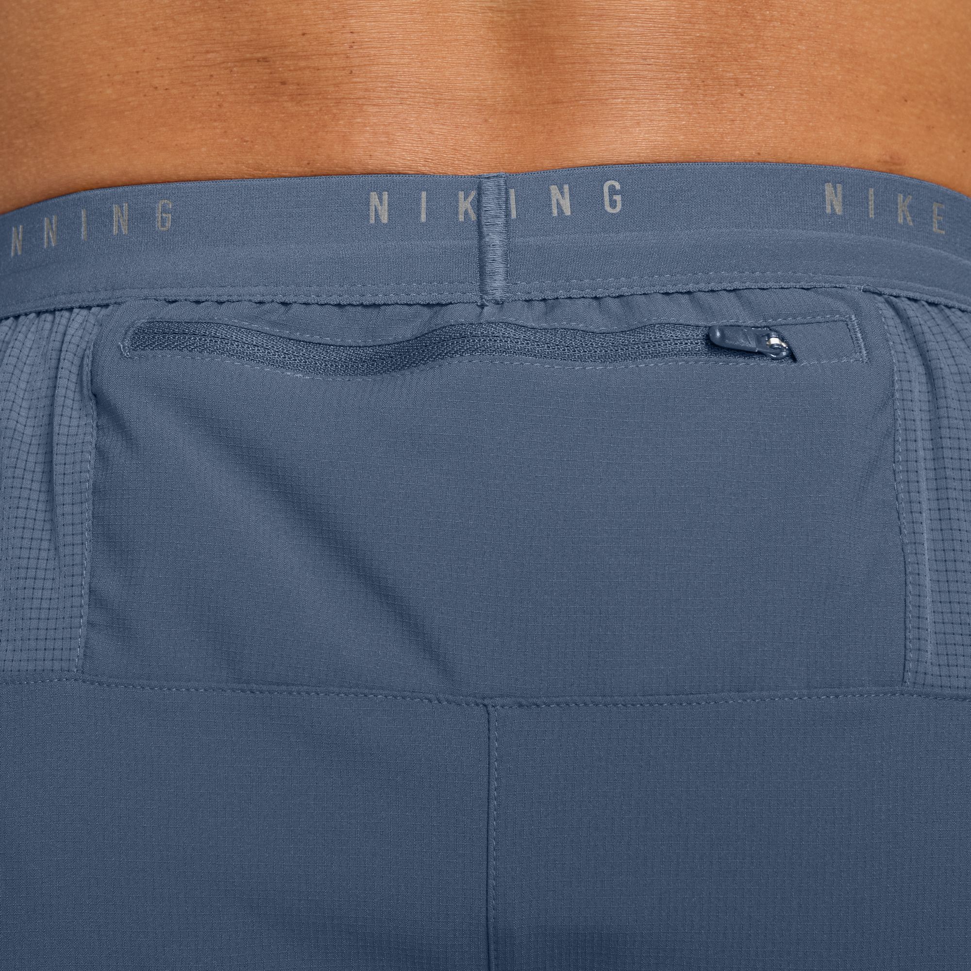Nike Stride image number 3