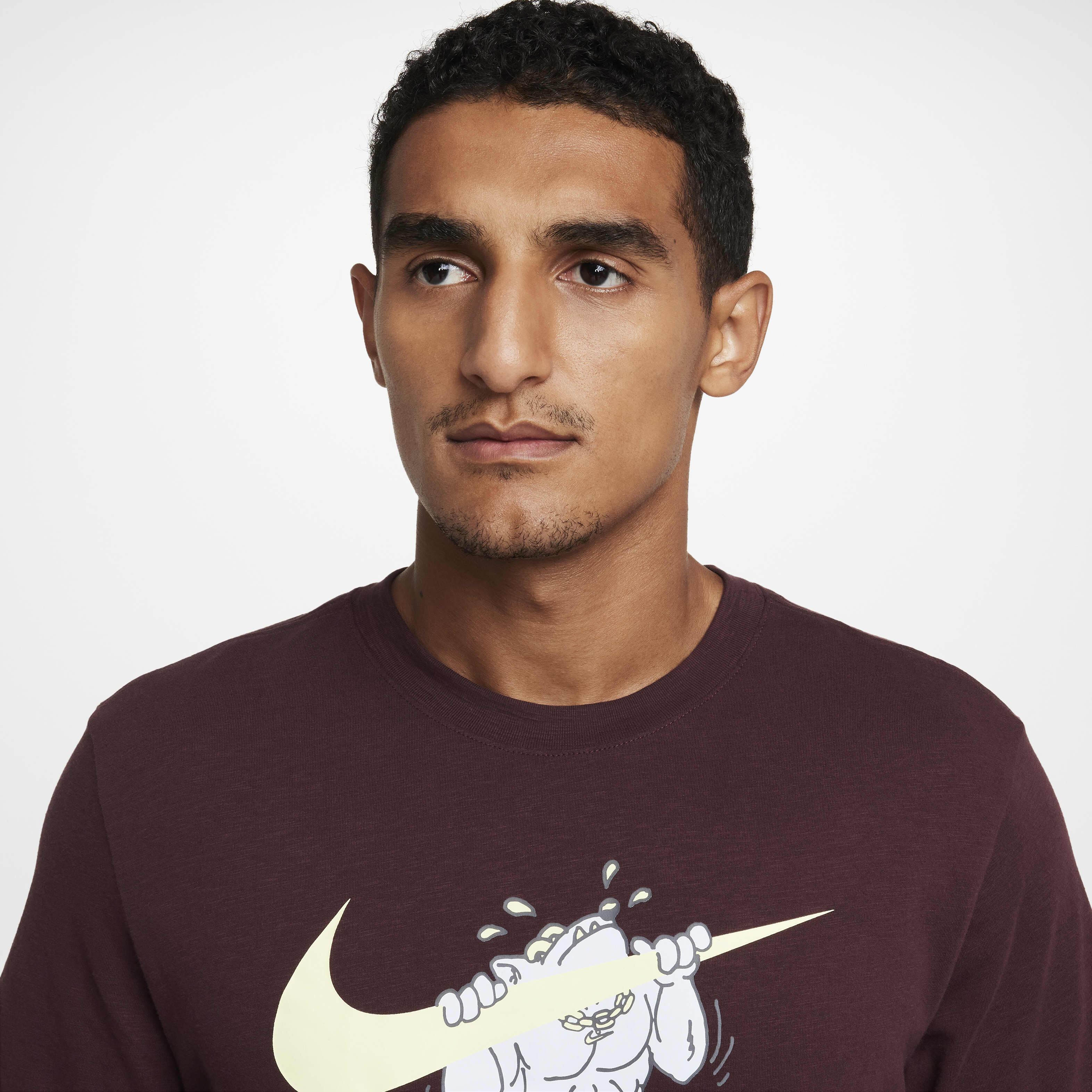 Buy Nike Men's Dri-FIT Fitness T-Shirt - Burgundy Crush @ Nike Saudi