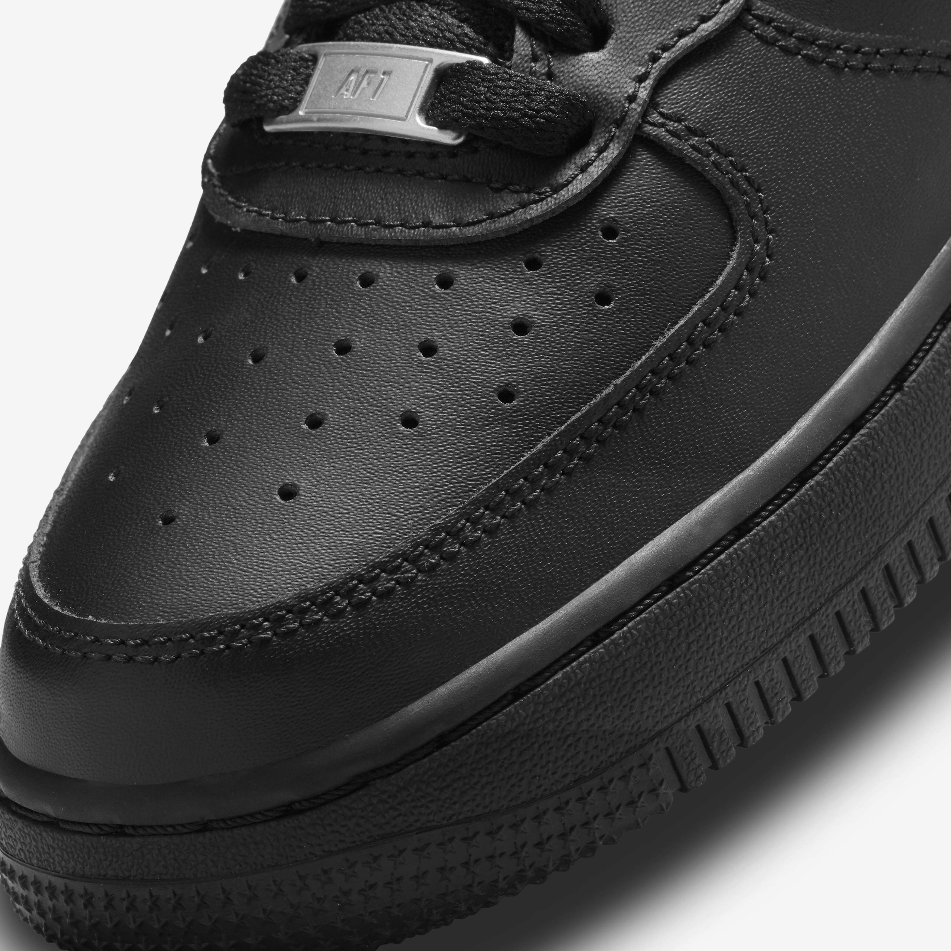 Buy Nike Air Force 1 Mid LE Older Kids Shoe Nike Saudi Official