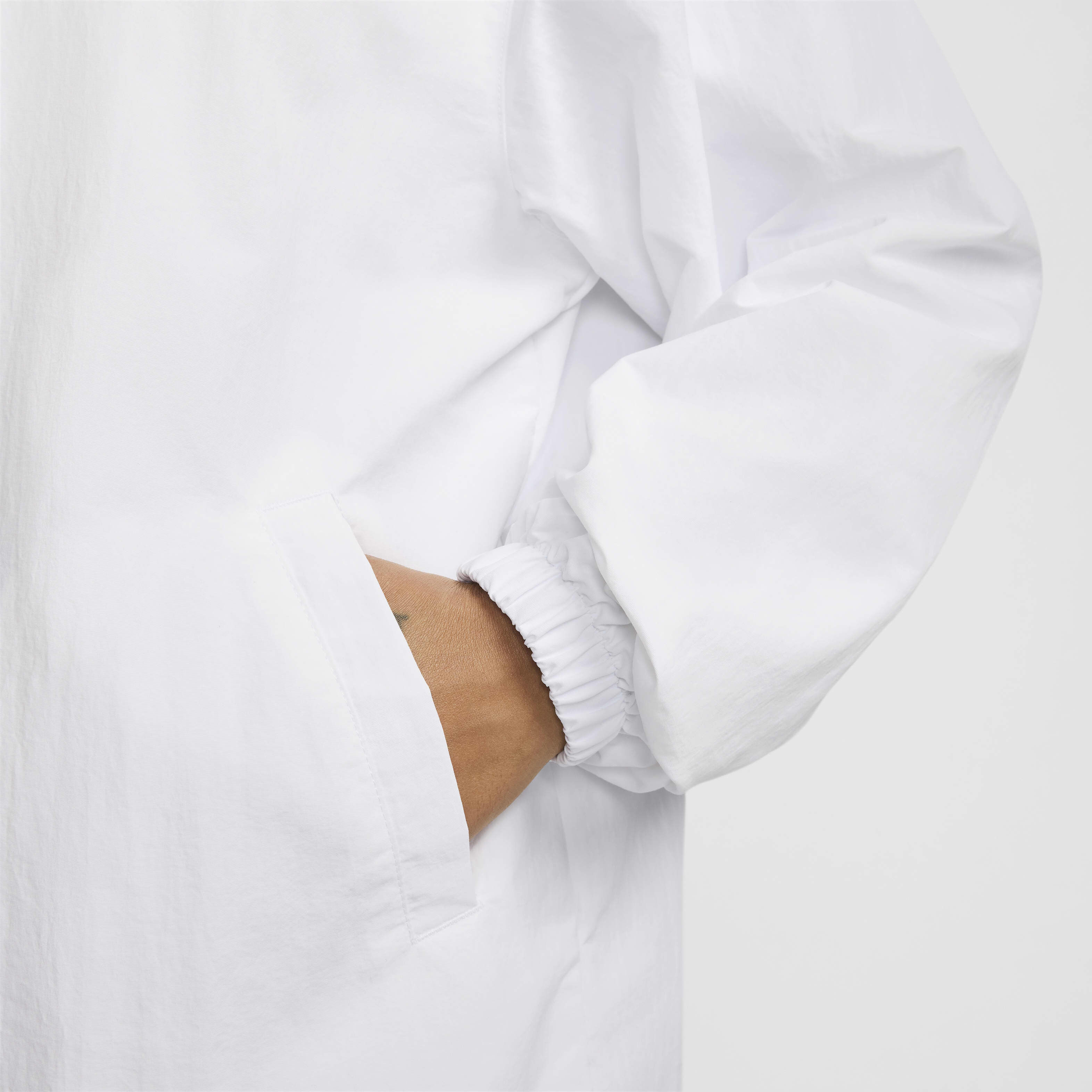 نايكي سبورتسوير ايسنشال image number 4