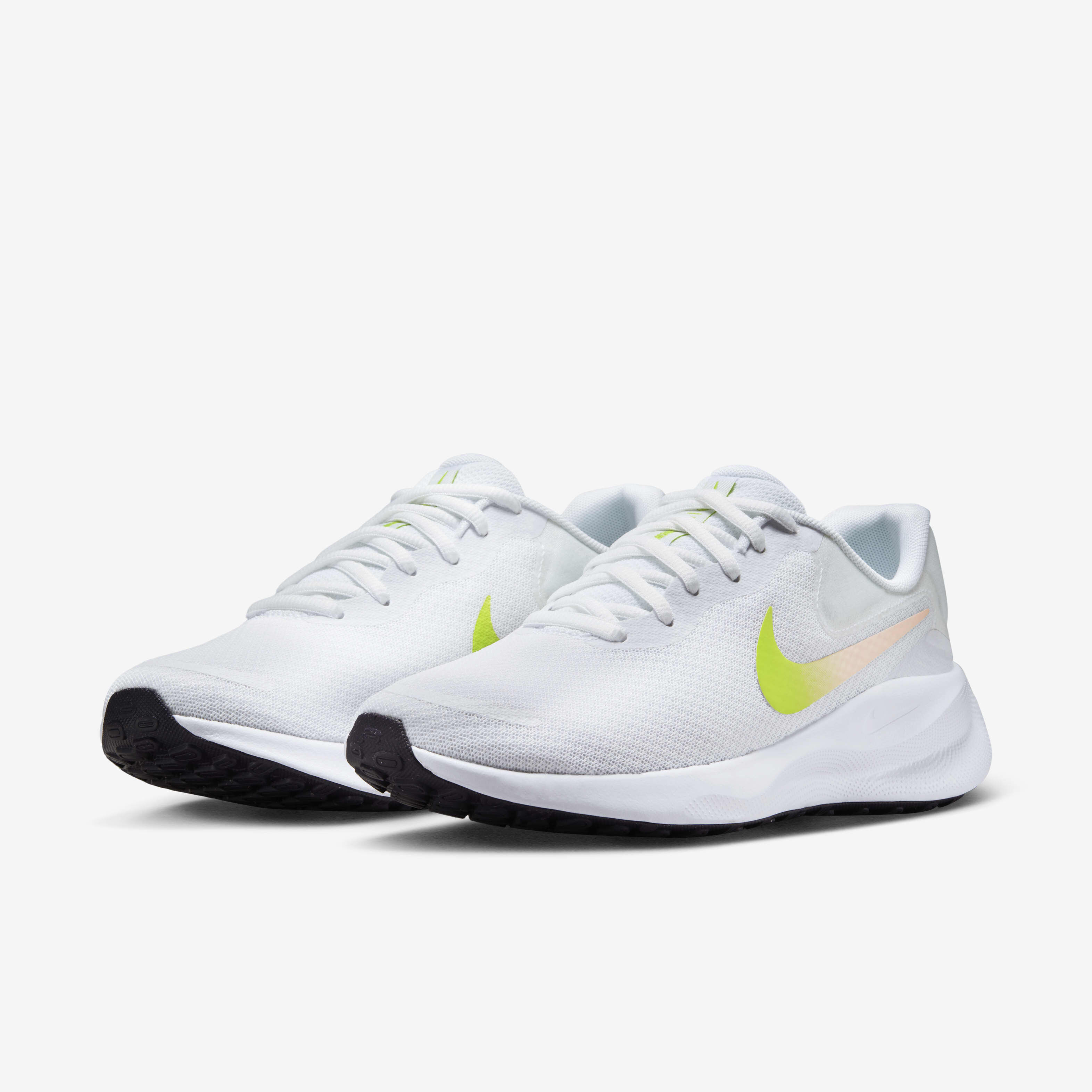 Nike Revolution 7 image number 4