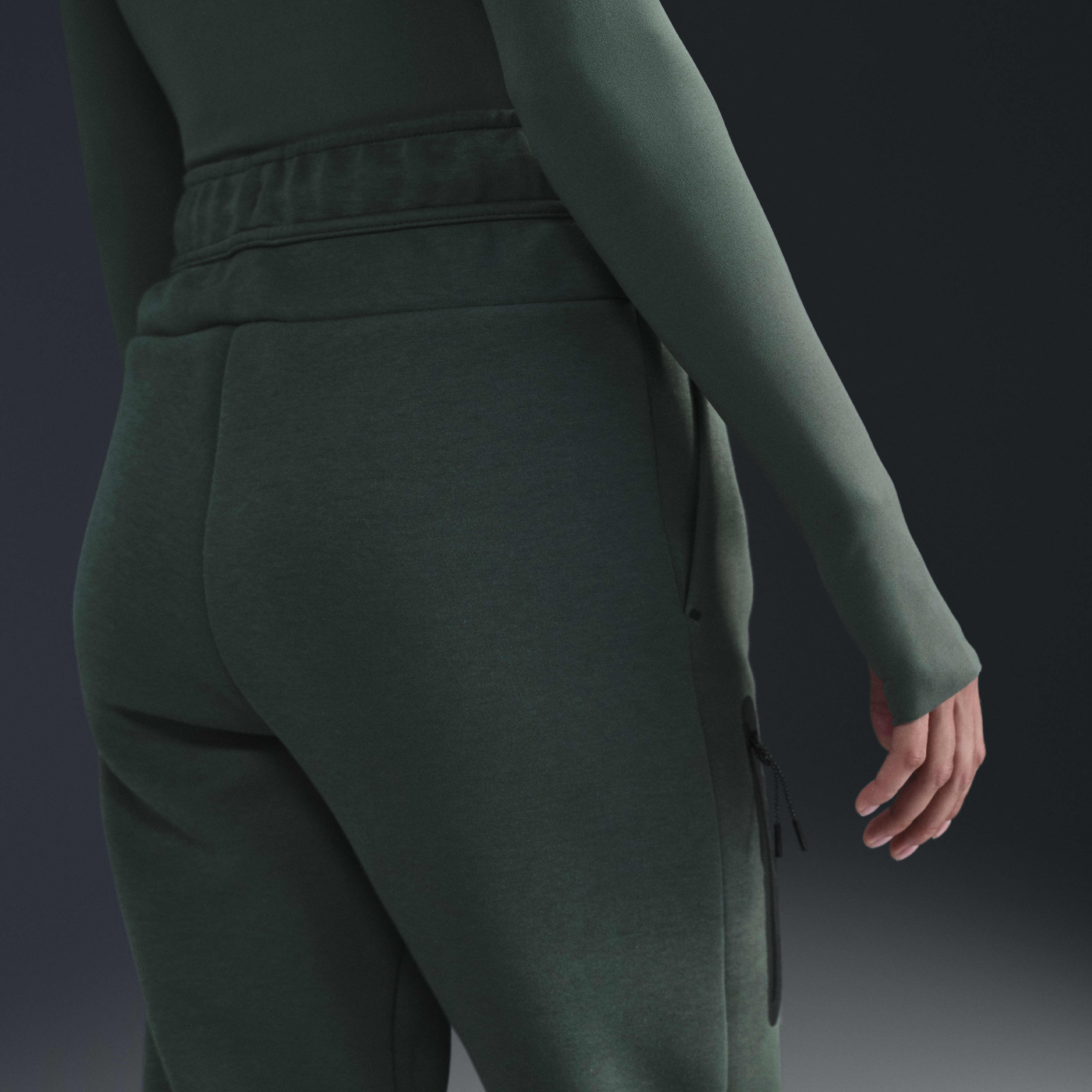 Nike Sportswear Tech Fleece image number 4