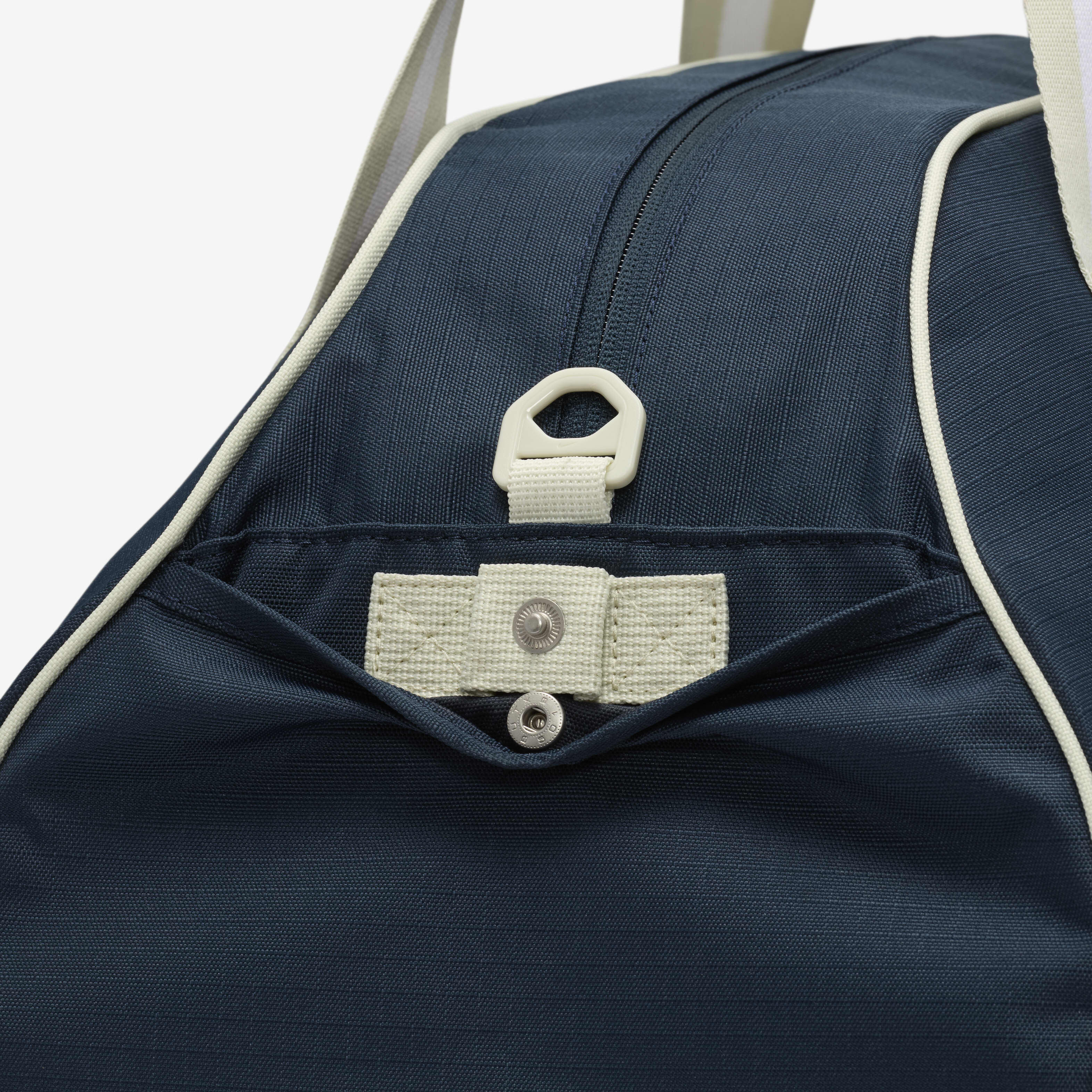 ★人気★ Nike Gym Club Training Bag 24L Navy Buy Nike Gym Club Training Bag (24L) - Armoury Navy/Sea