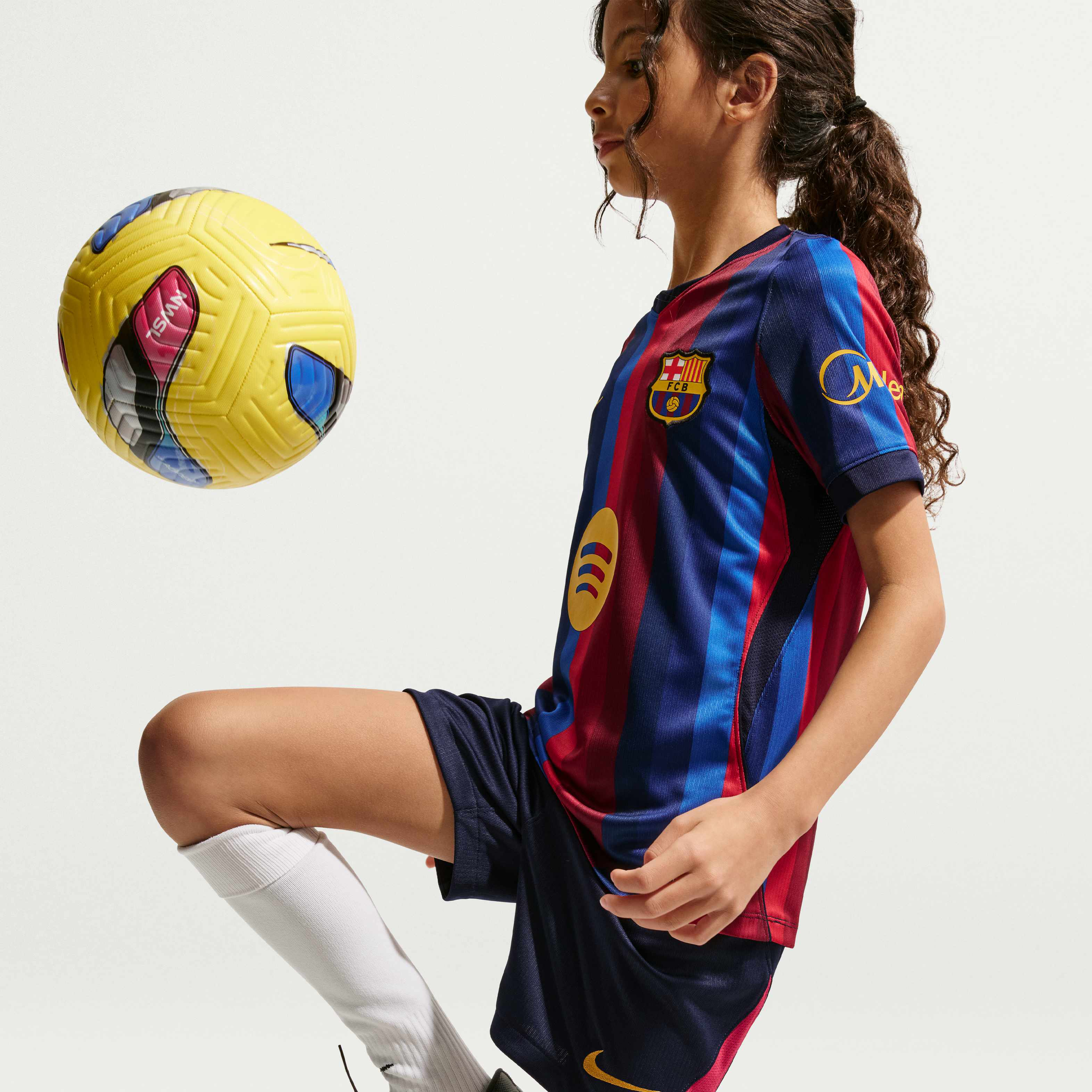 برشلونة الأساسي 27/2026 ستاديوم image number 4
