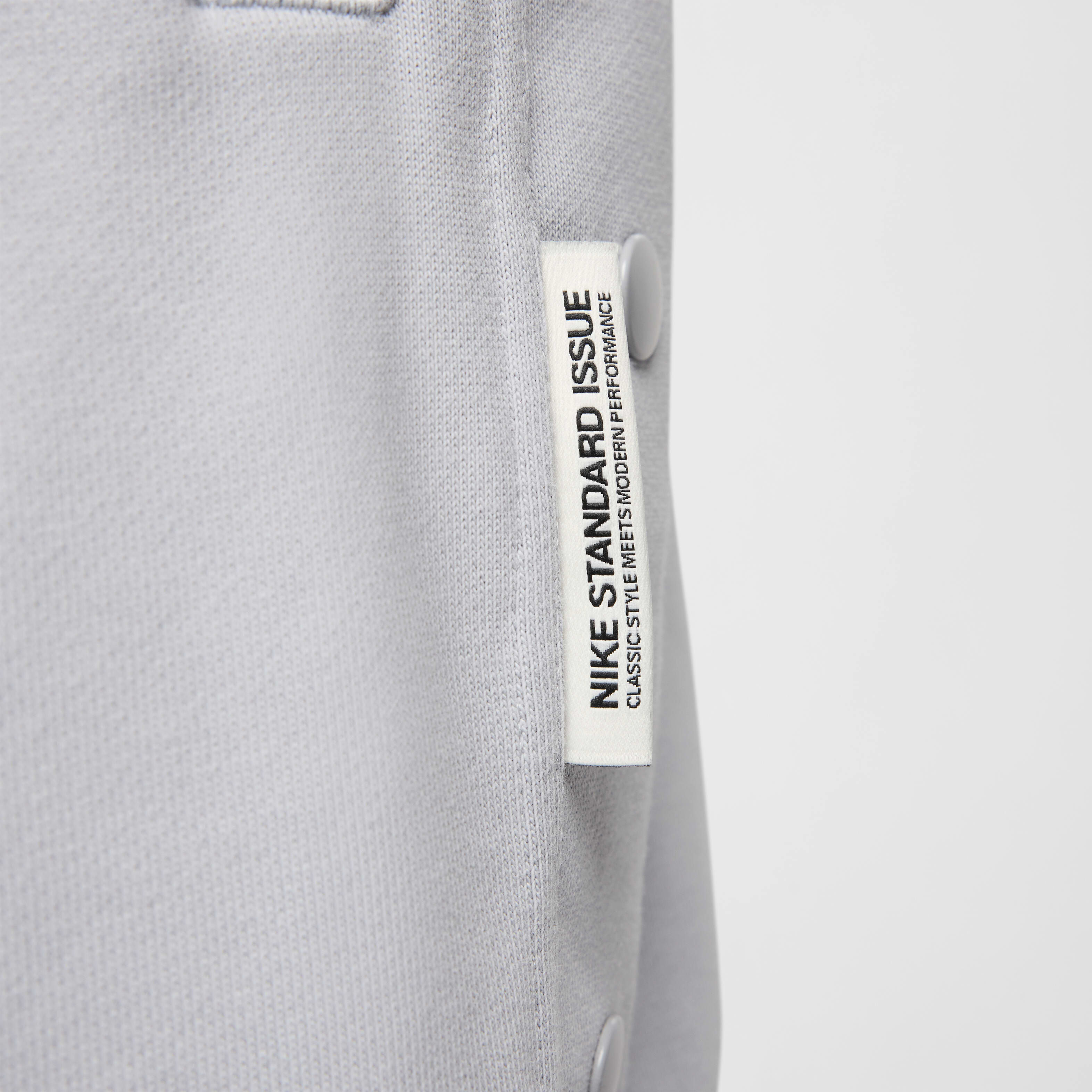 Nike Standard Issue image number 4