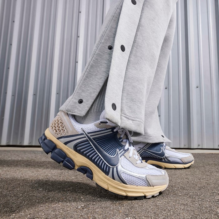 Nike Zoom Vomero 5 image number 1 Nike Zoom Vomero 5 image number 1
