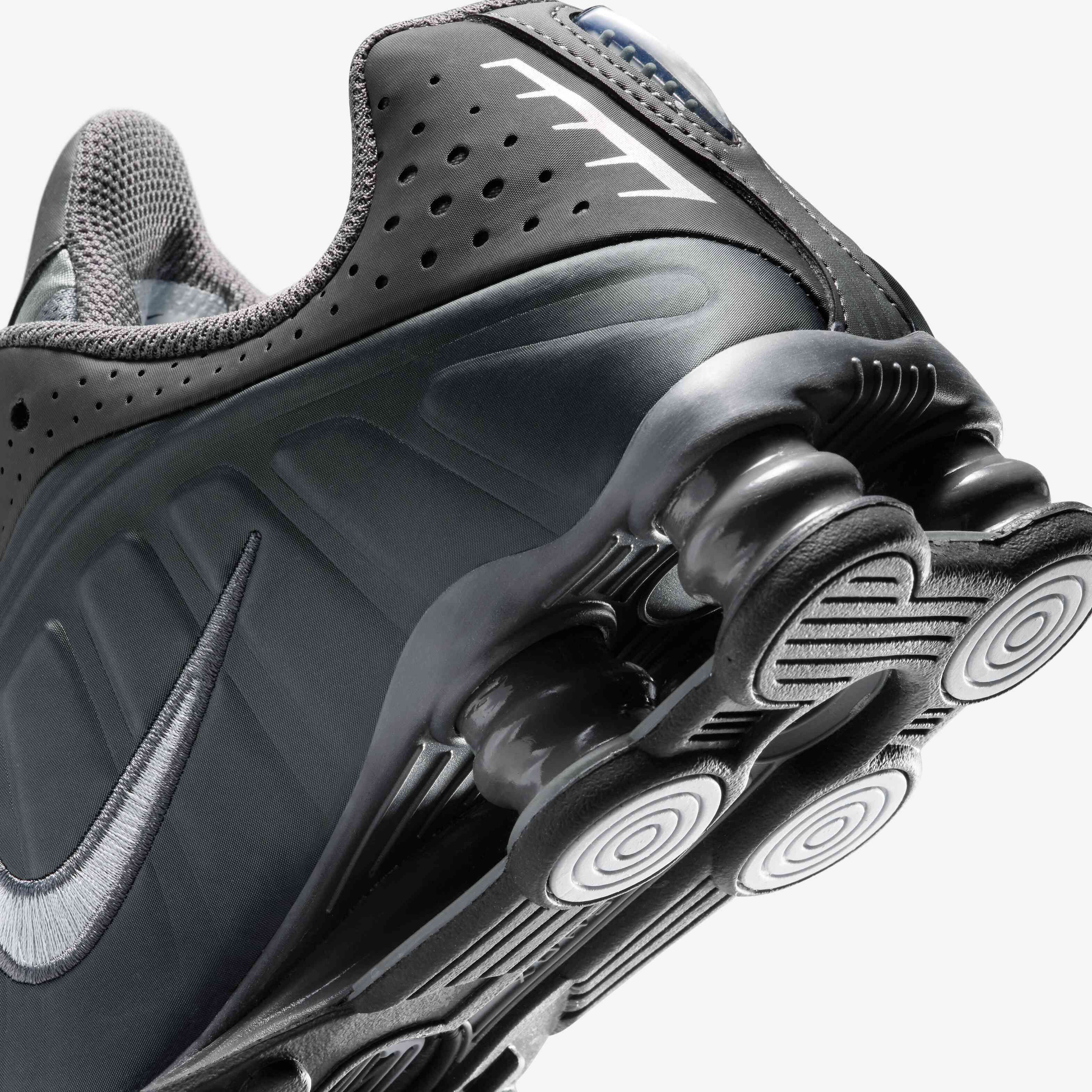 Nike Shox R4 image number 7