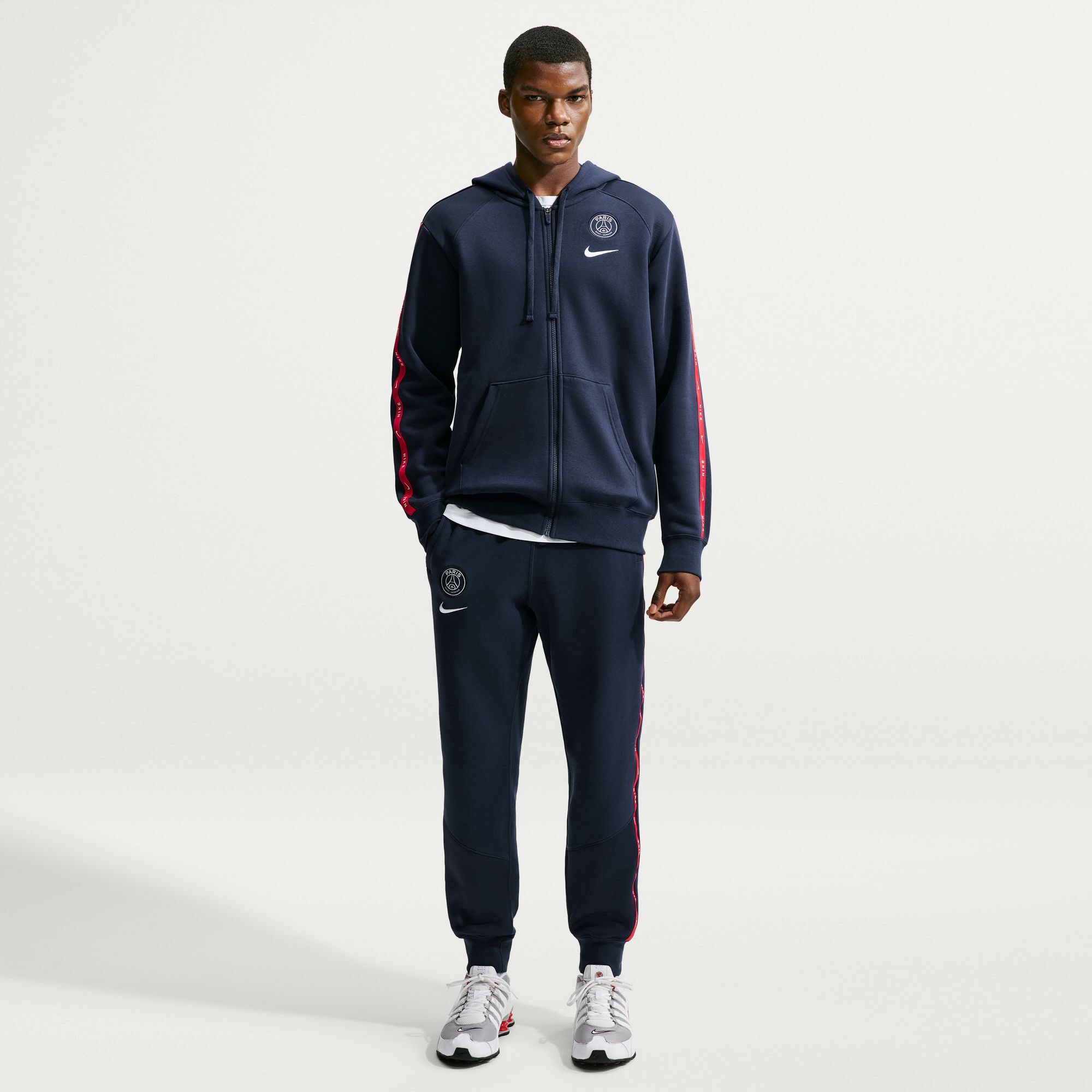Paris Saint-Germain City Side image number 0