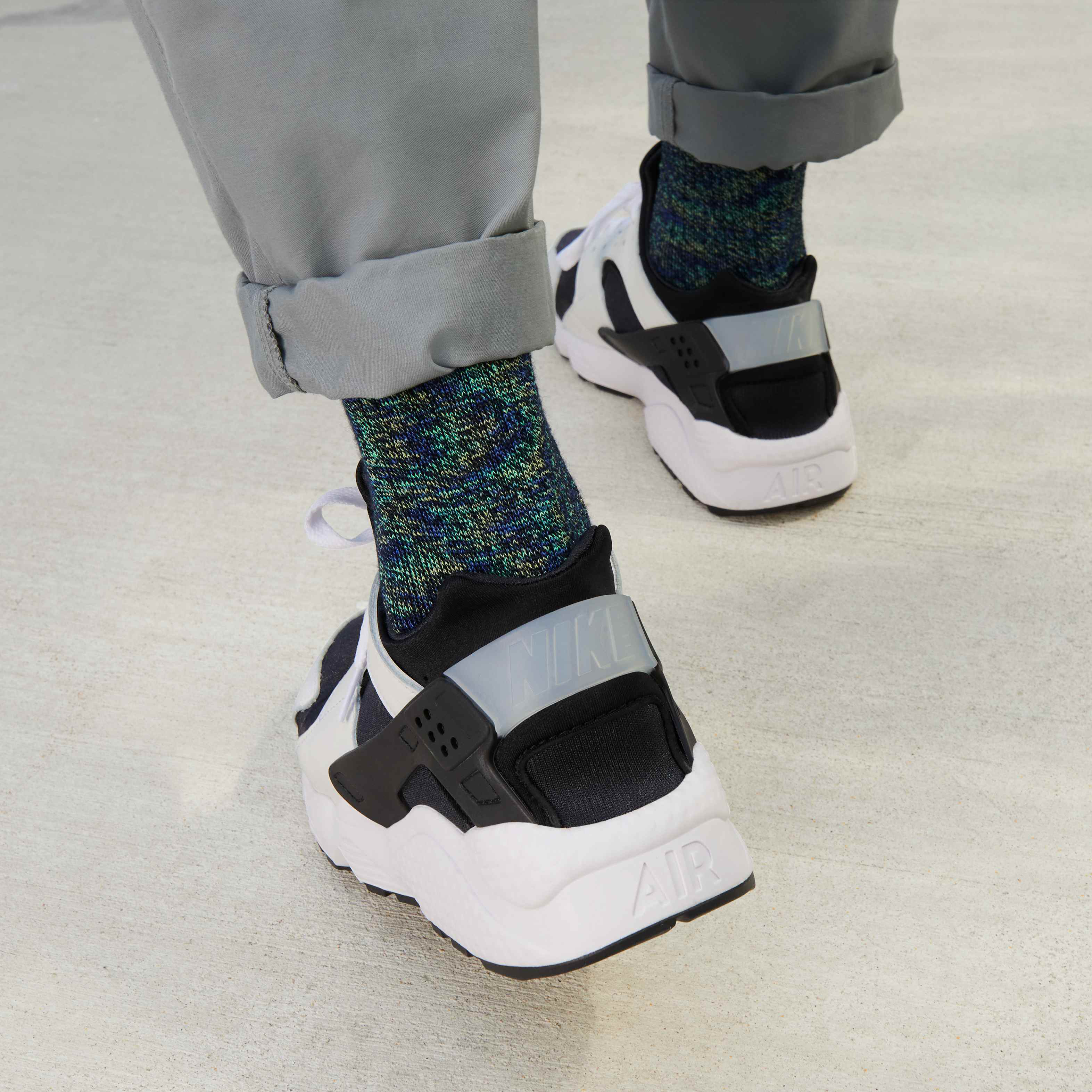 Nike Air Huarache image number 1