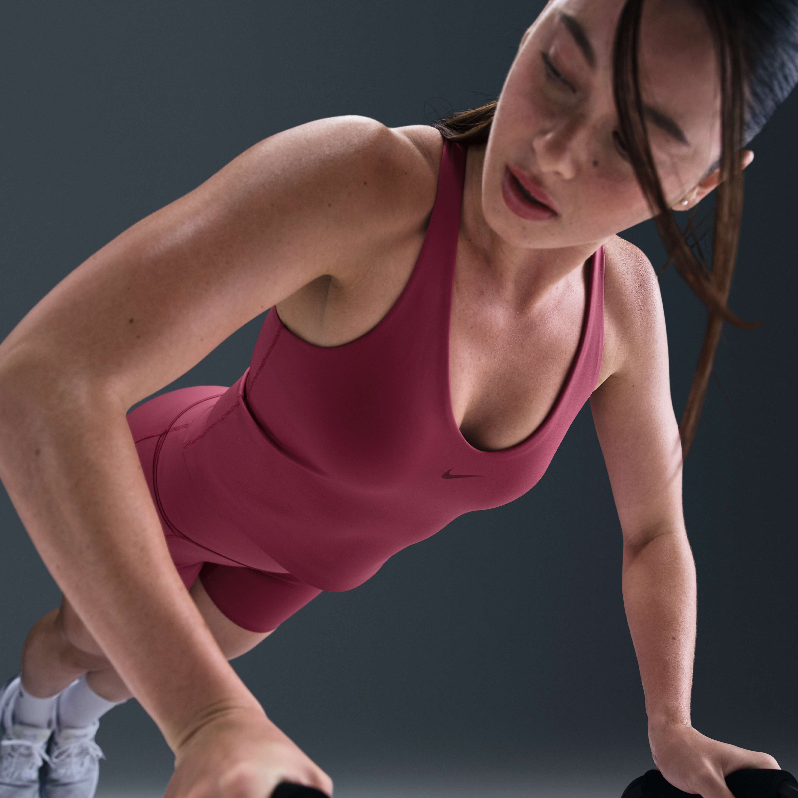 نايكي يونيفيرسا image number 2