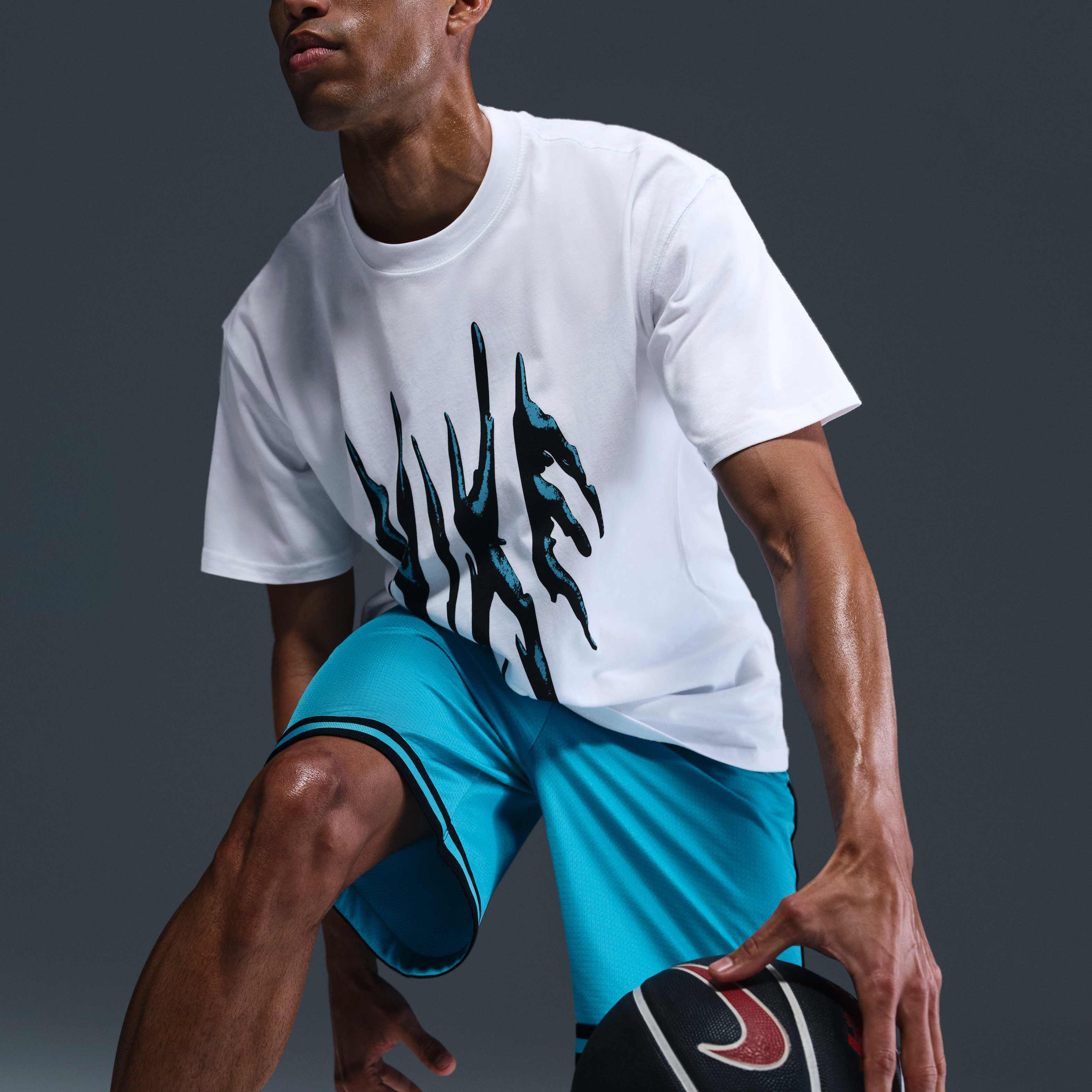 Nike image number 2