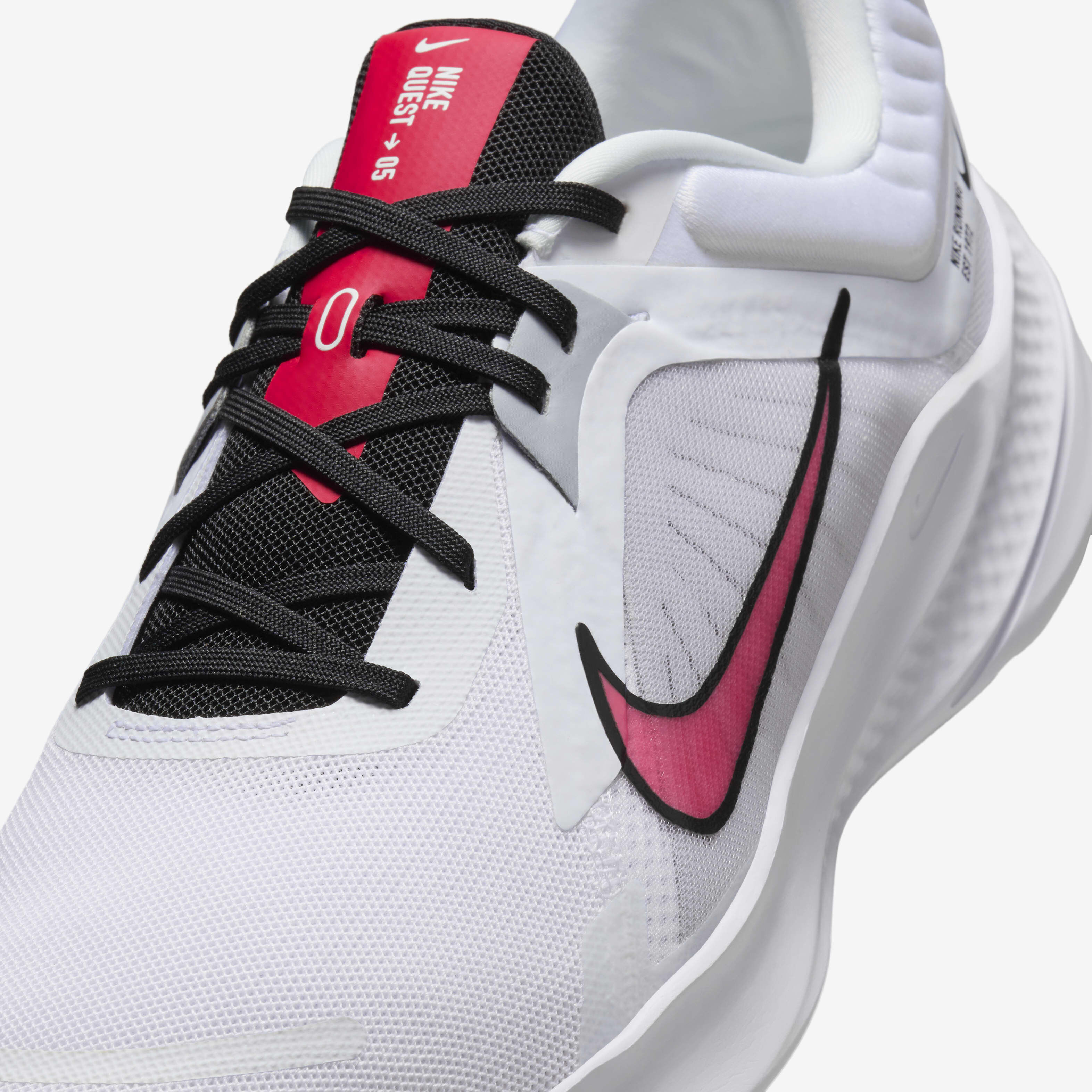 Nike quest red hot sale