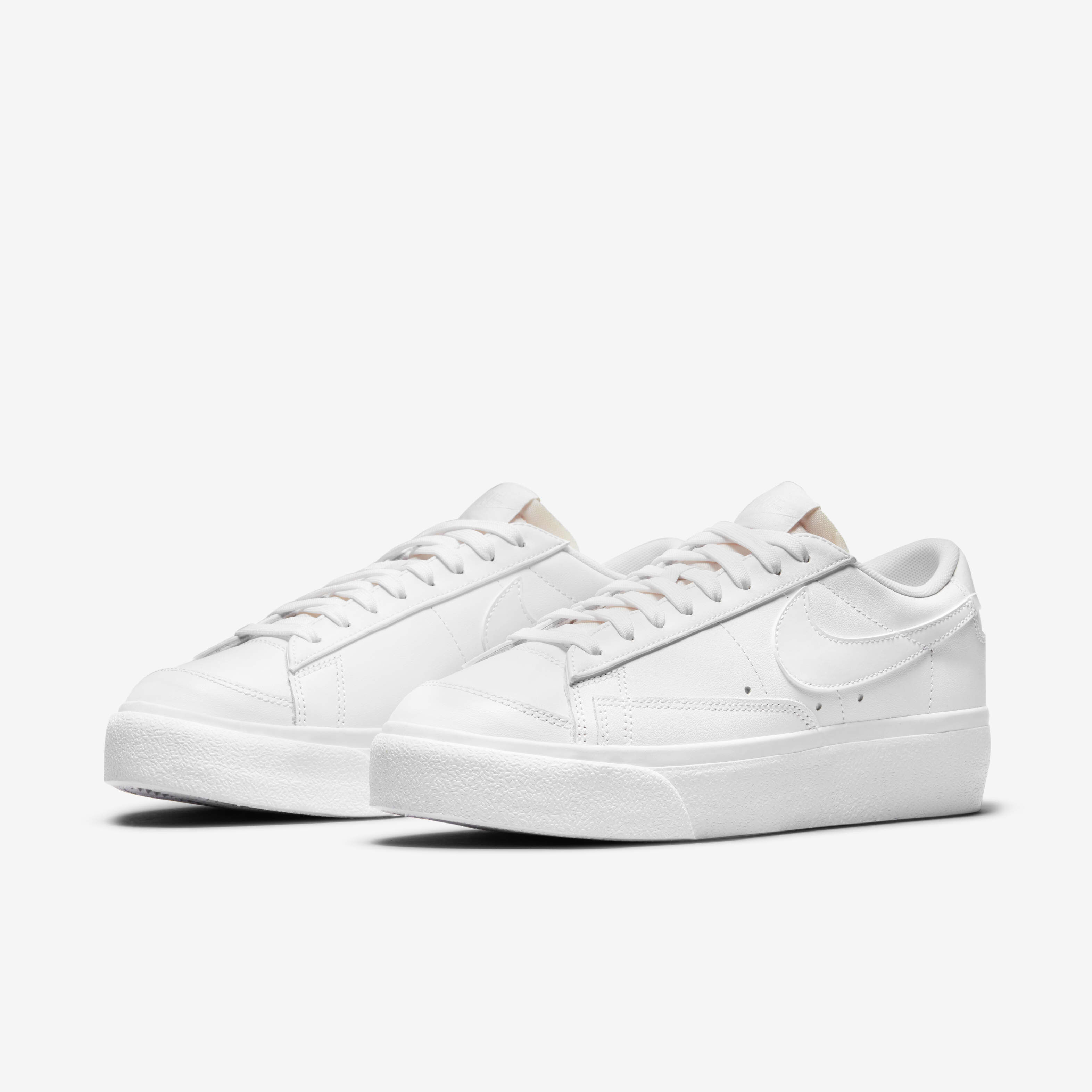 Nike Blazer Low Platform image number 4