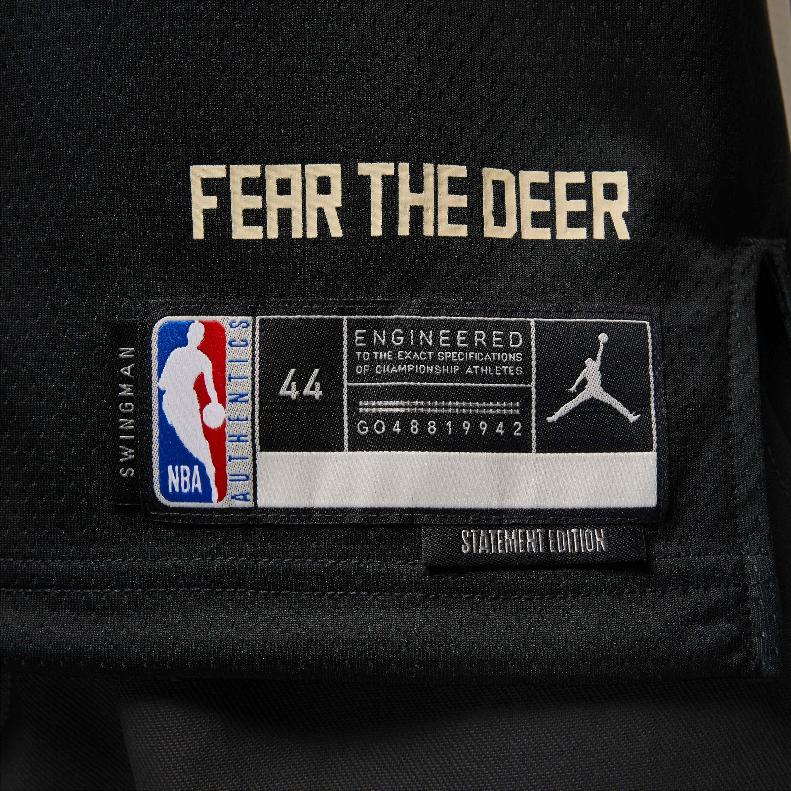 Milwaukee Bucks Statement Edition image number 5