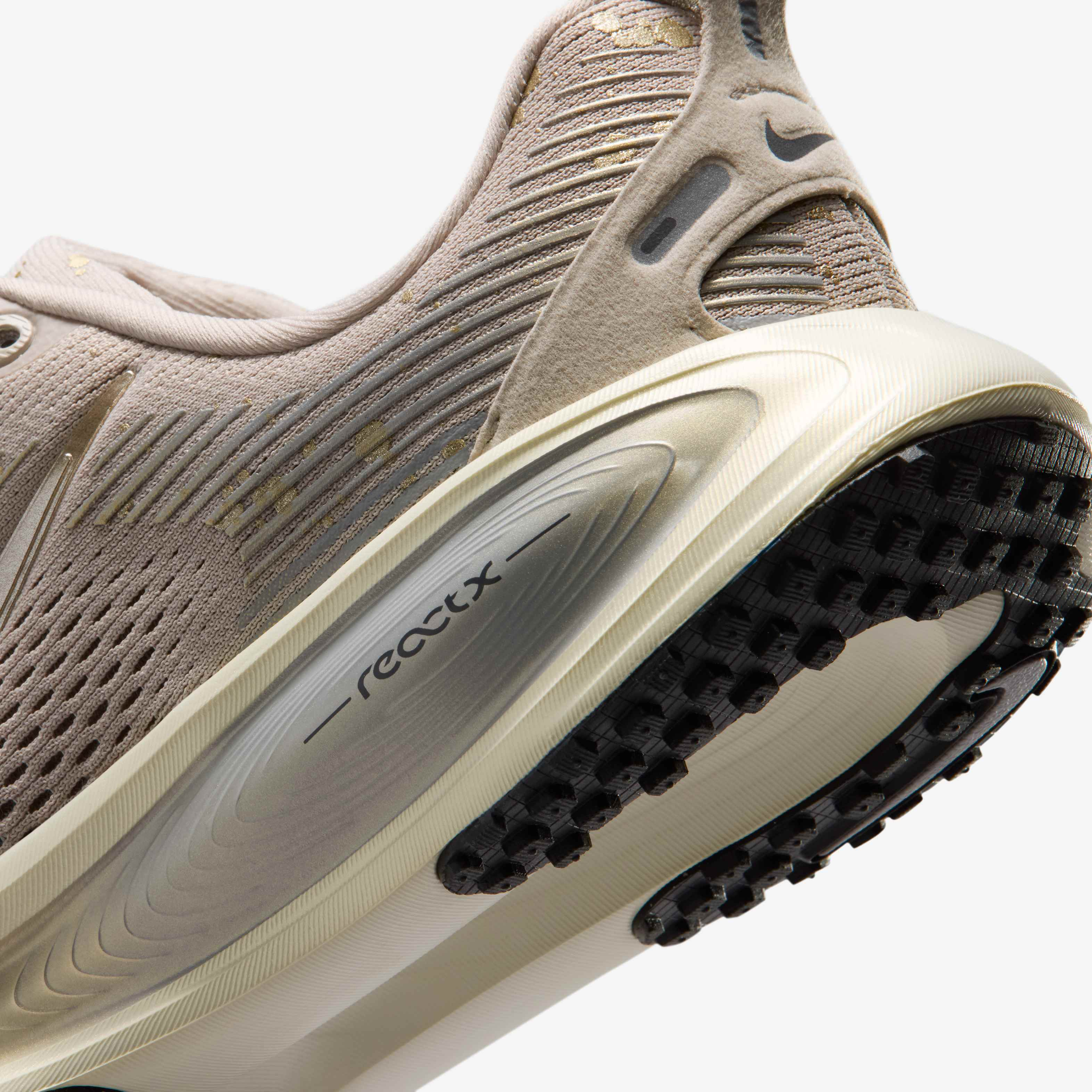 Nike Vomero 18 image number 7