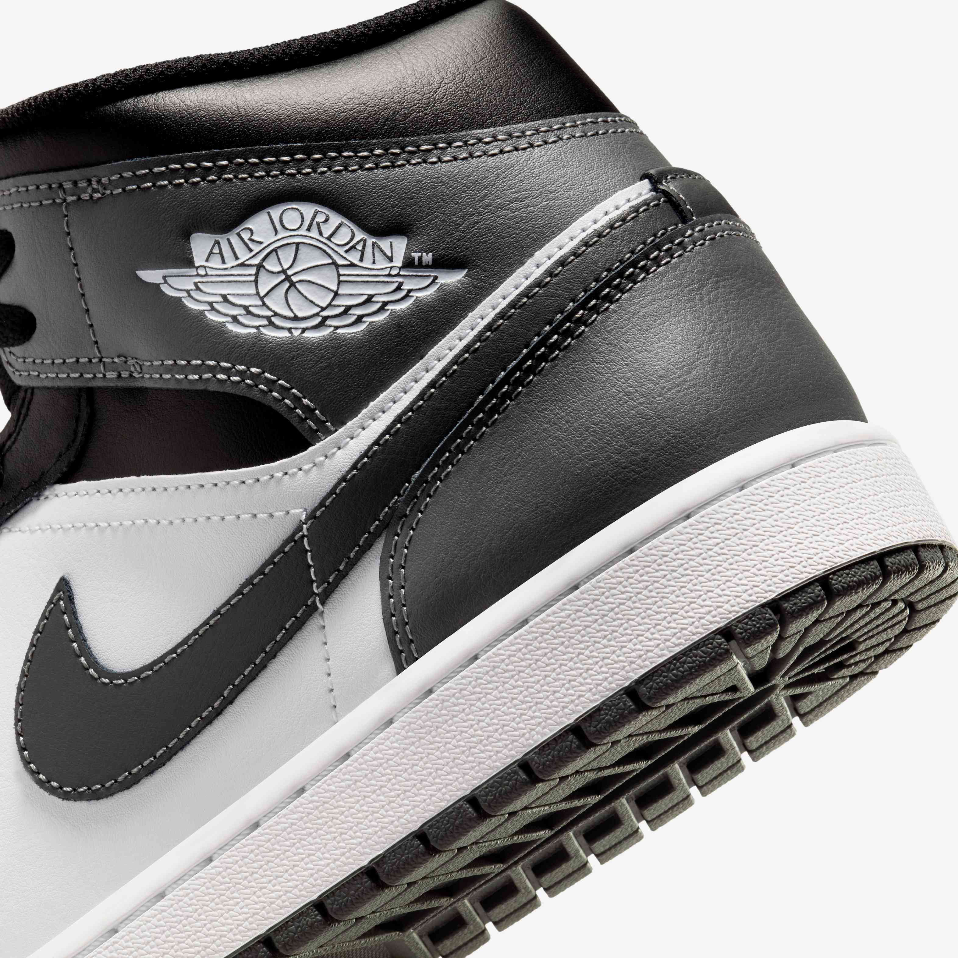 Air Jordan 1 Mid image number 7