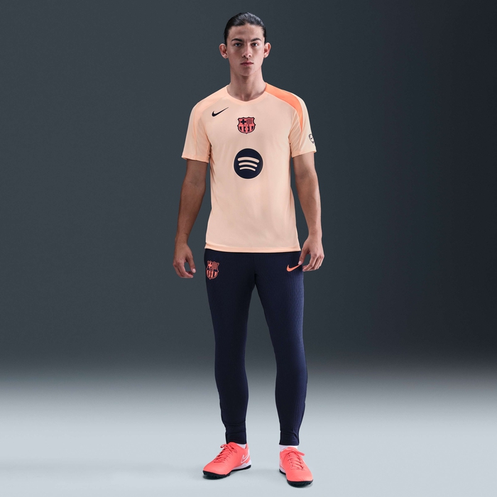 برشلونة سترايك البديل image number 3 برشلونة سترايك البديل image number 3