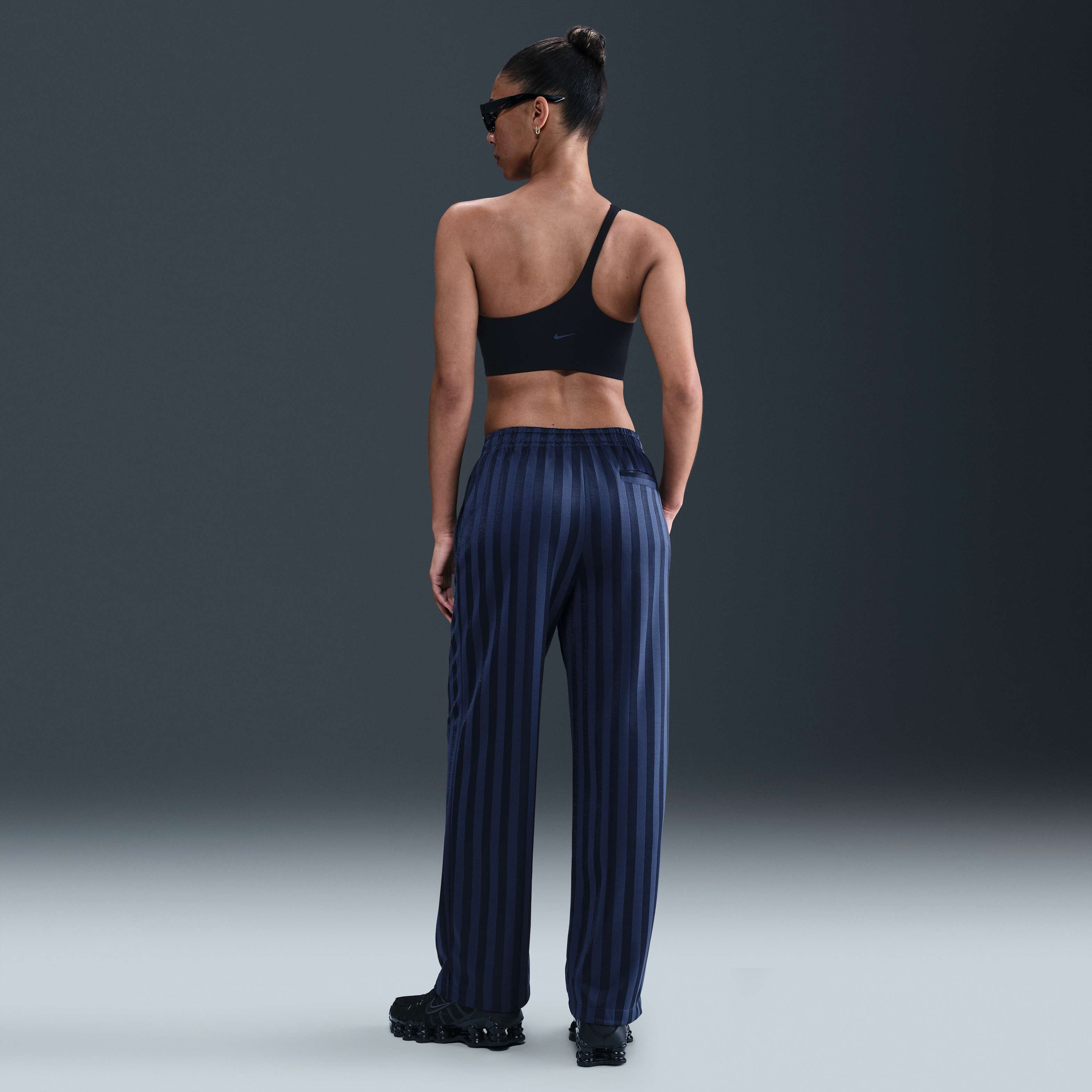 نايكي سبورتسوير image number 3