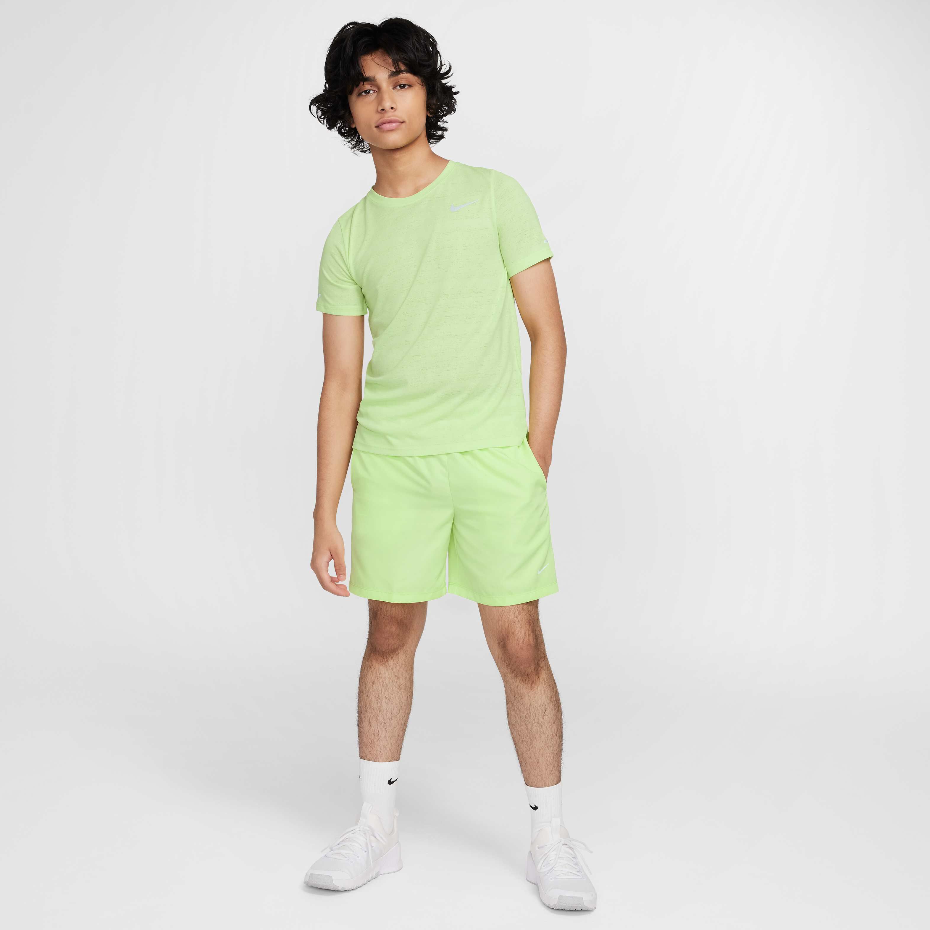 نايكي ملتي image number 6