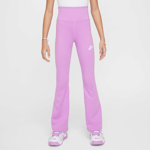 نايكي سبورتسوير كلاسيك