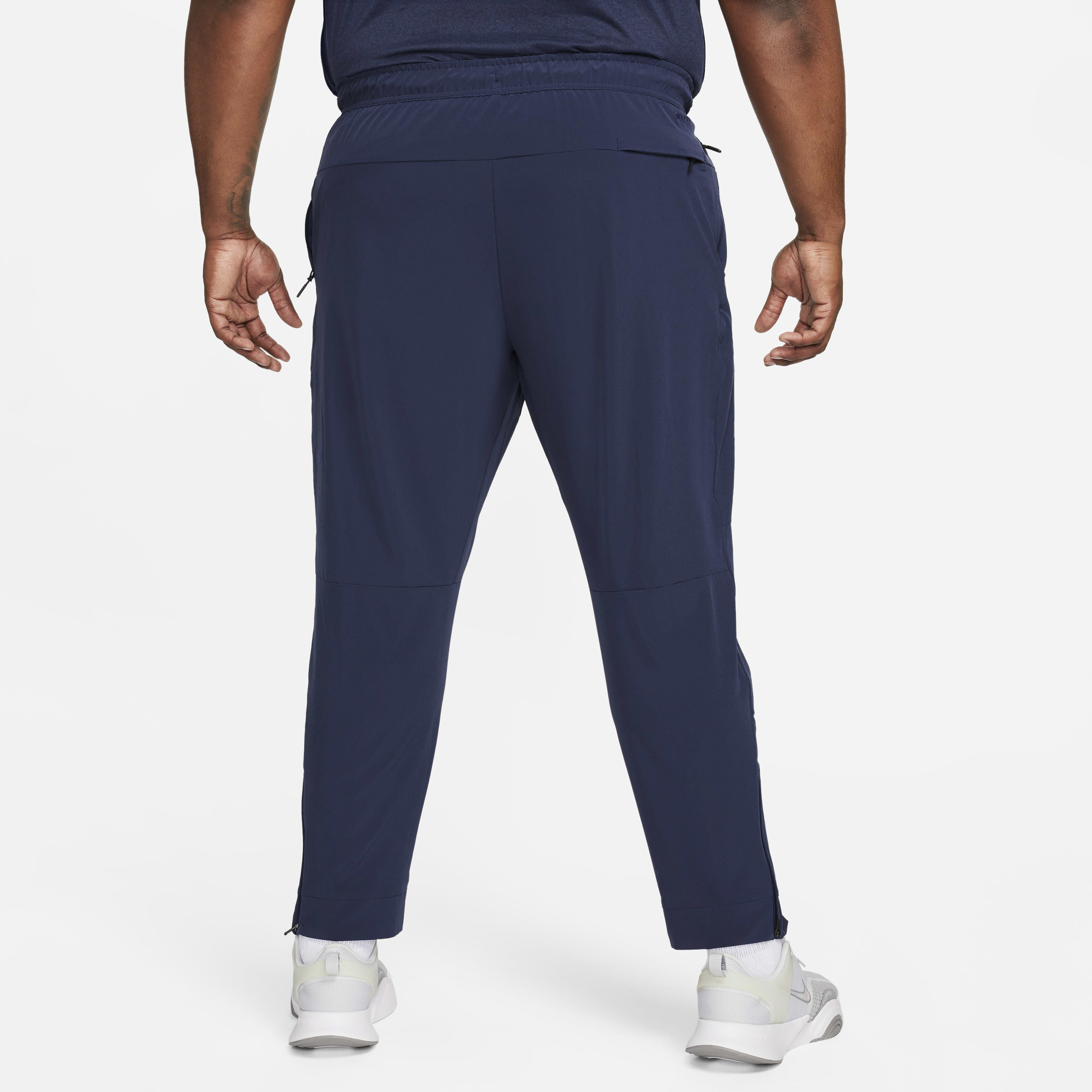Nike men's pants with zipper pockets outlet