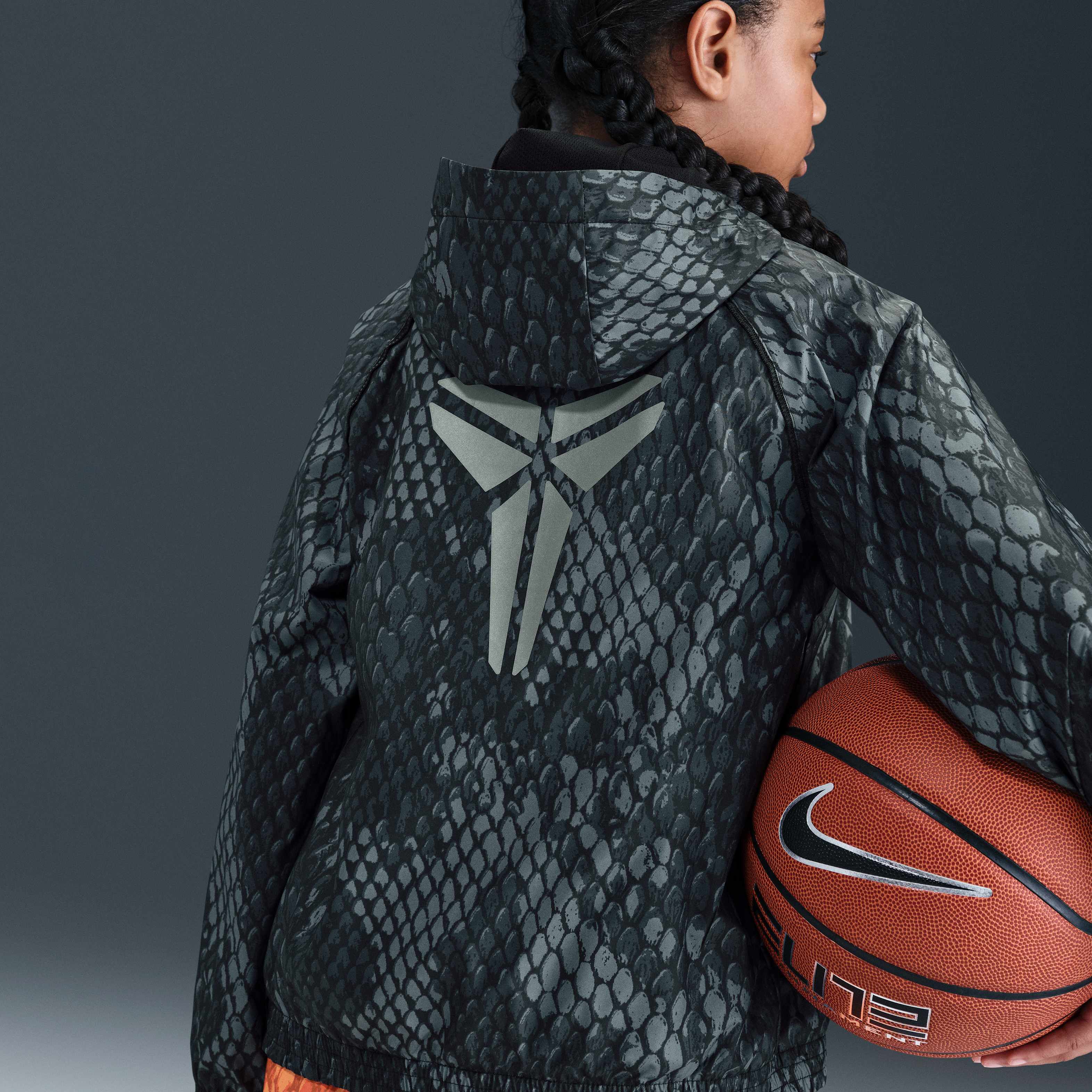 Buy Kobe Older Kids' Lightweight Woven Jacket - Black | Nike
