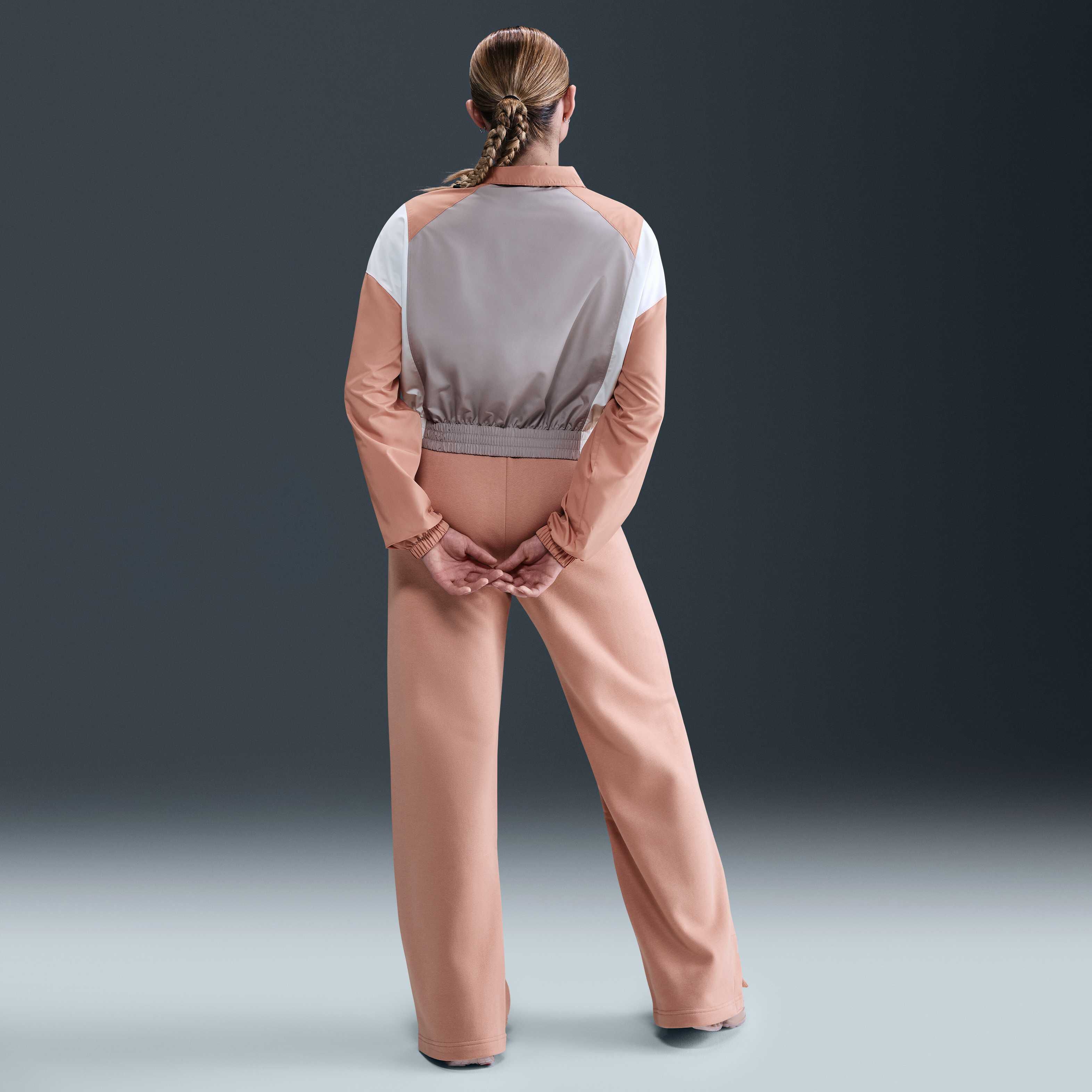 نايكي سبورتسوير image number 4