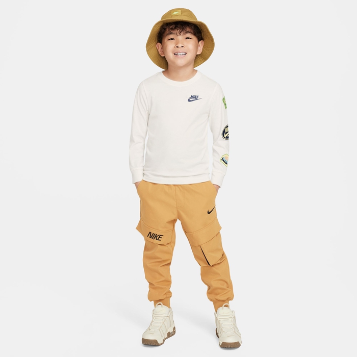 Nike Retro Sticker image number 3 Nike Retro Sticker image number 3